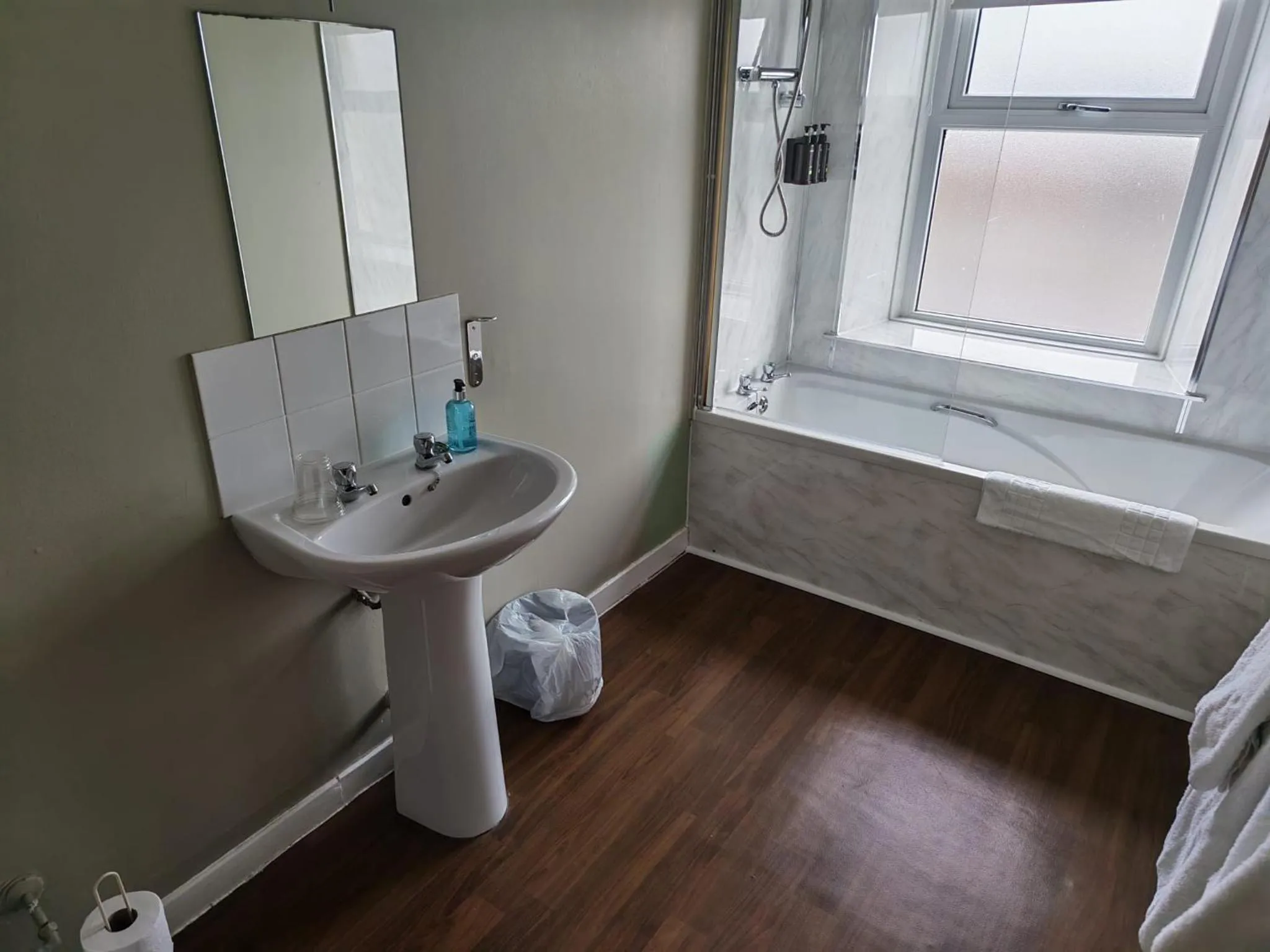 Bathroom in Chieftain Hotel