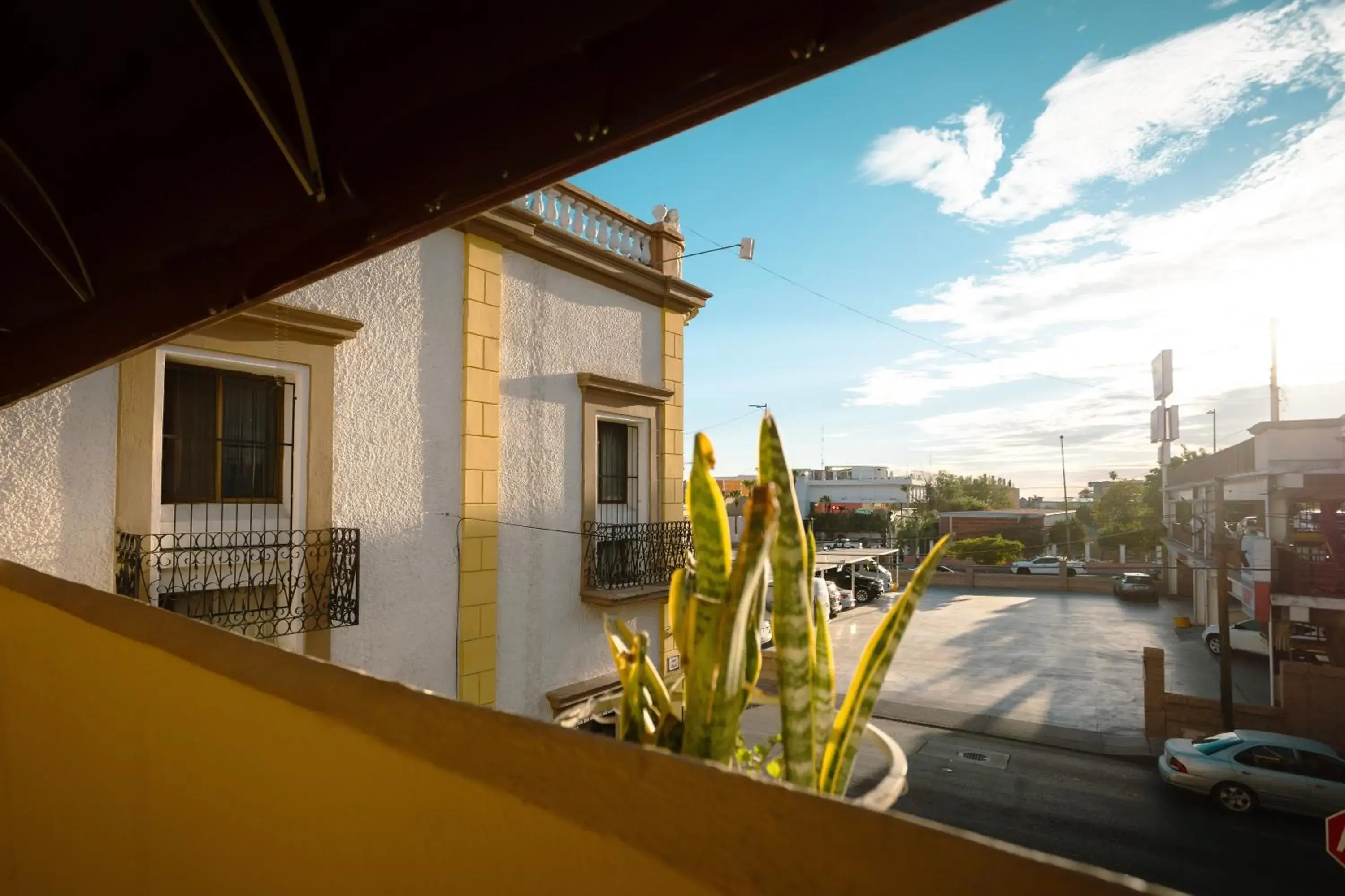 Property building in Hotel Suites Kino Property building in Hotel Suites Kino