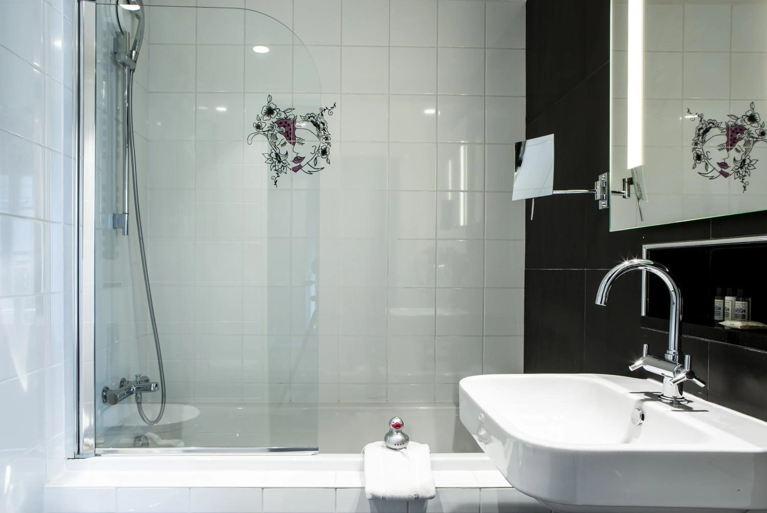 Bathroom in Le Général Hôtel