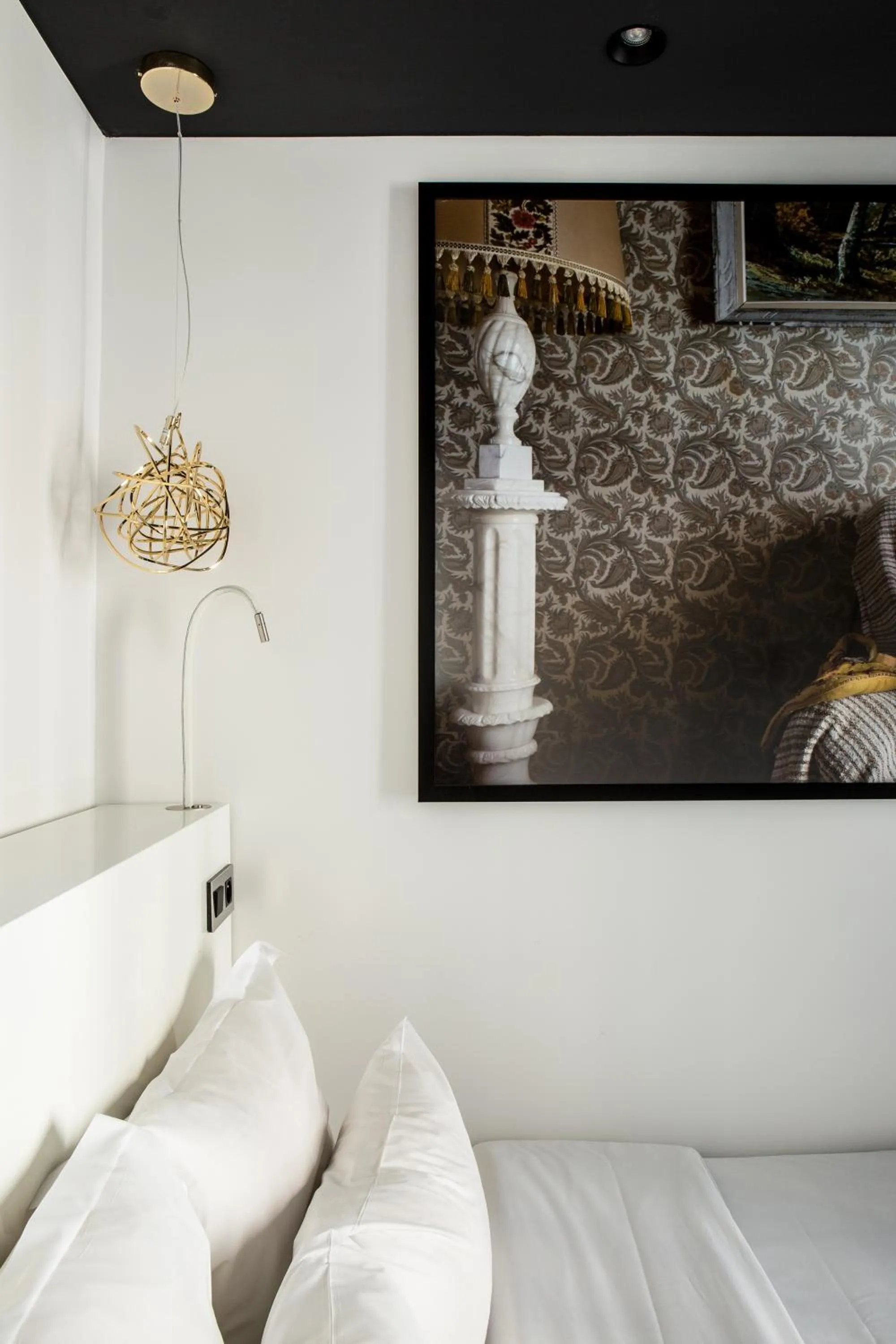 Decorative detail, Bed in Le Général Hôtel