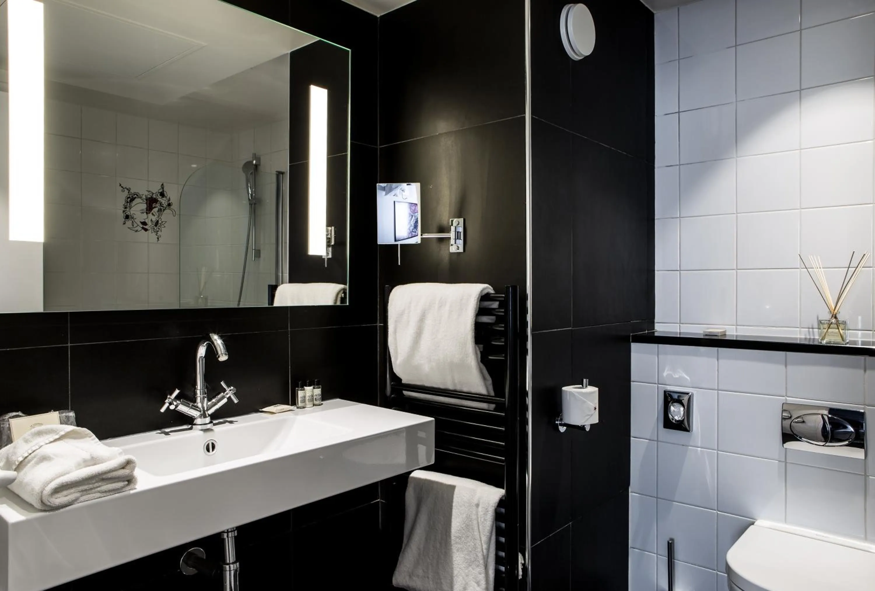 Bathroom in Le Général Hôtel