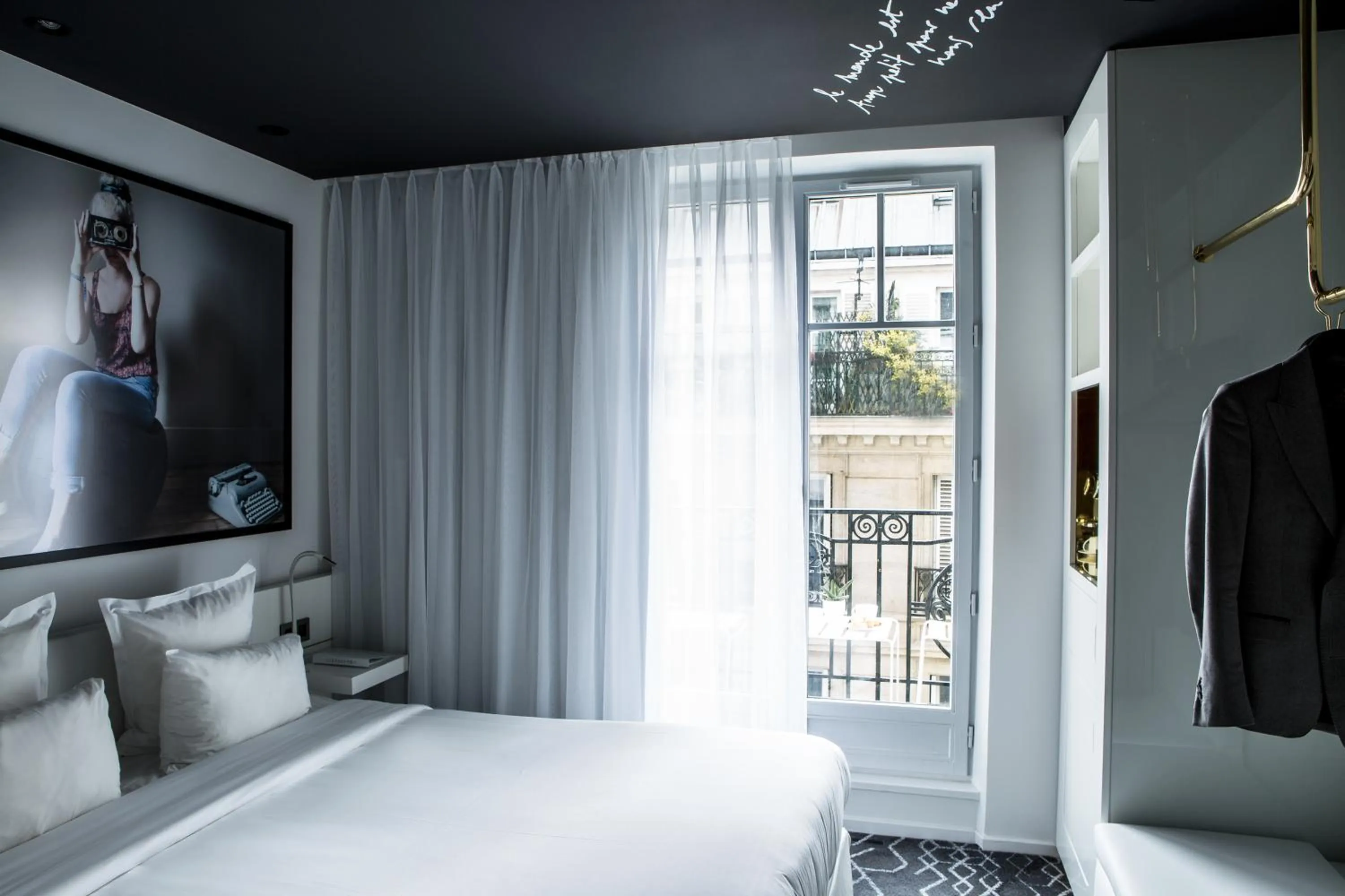 Bed in Le Général Hôtel