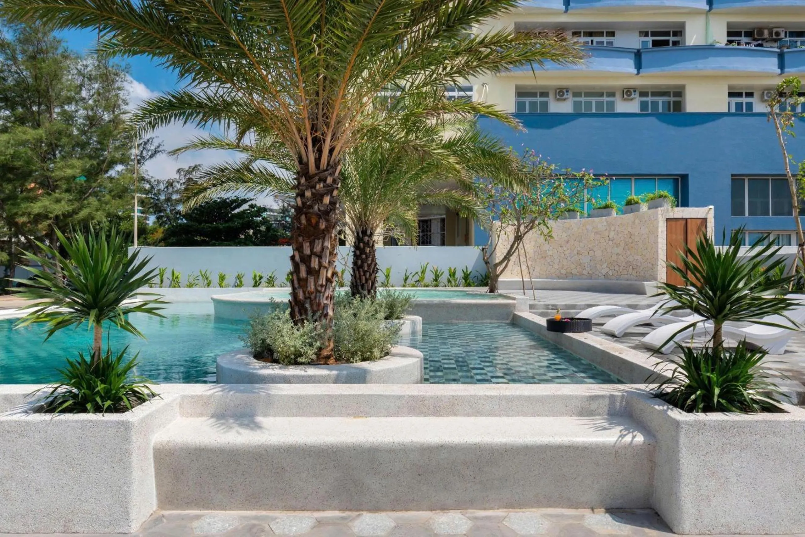 Swimming pool in Annata Beach Hotel