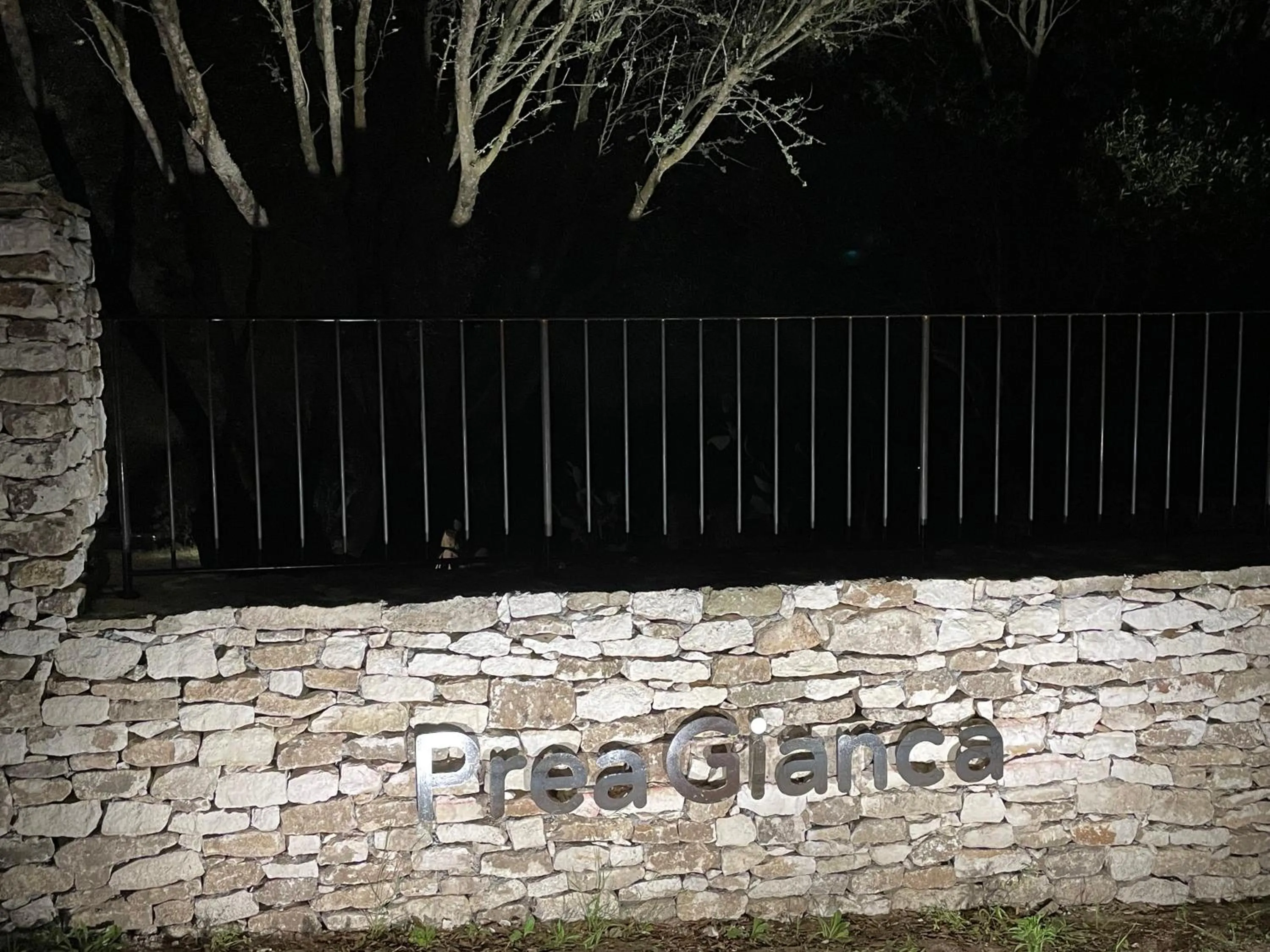 Facade/entrance in Prea Gianca