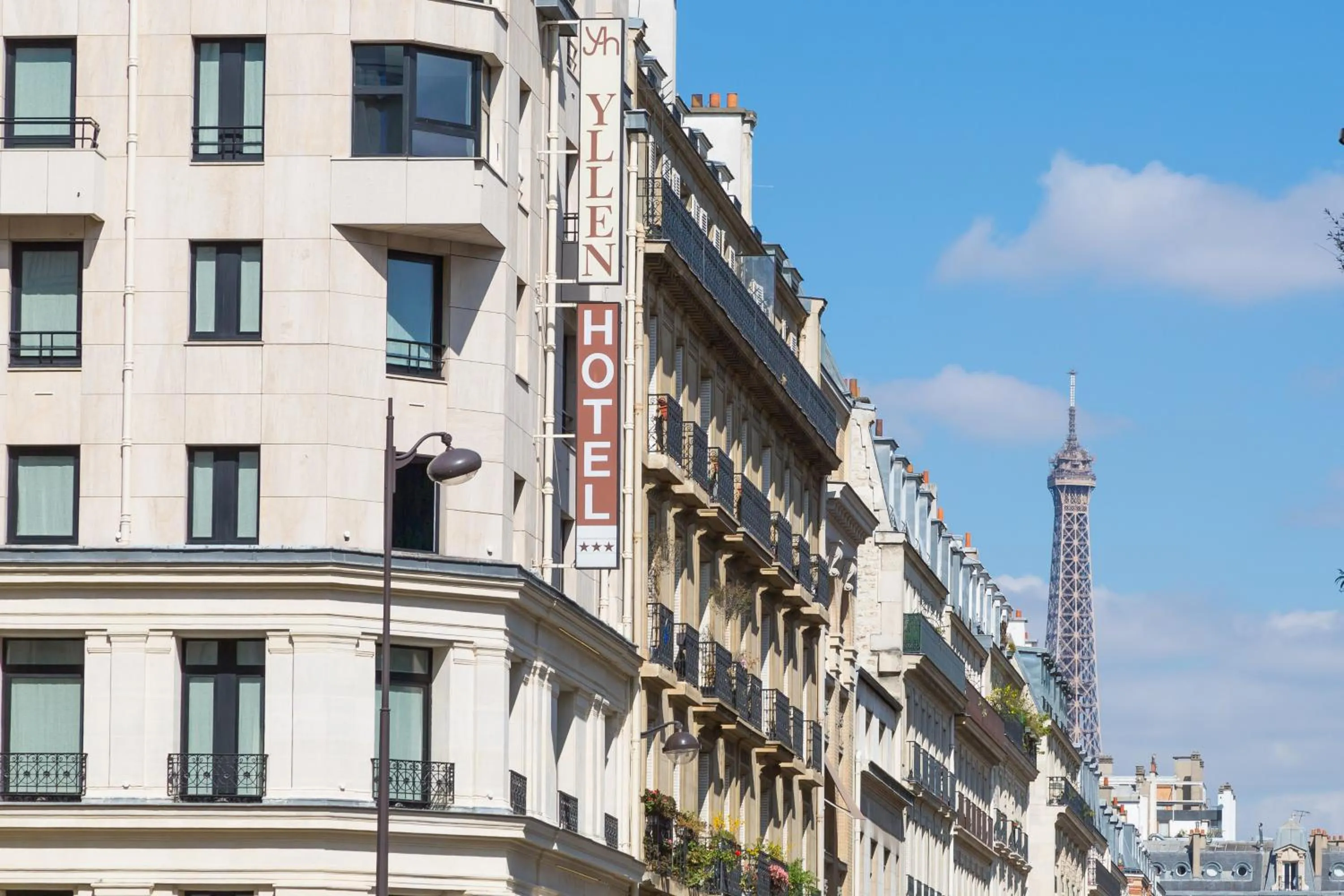 Facade/entrance in Hotel Yllen Eiffel