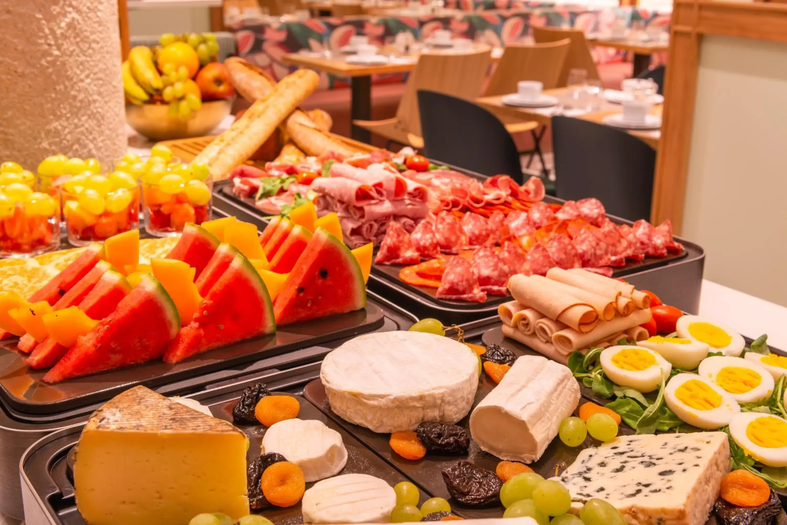 Breakfast in Hotel Yllen Eiffel Breakfast in Hotel Yllen Eiffel