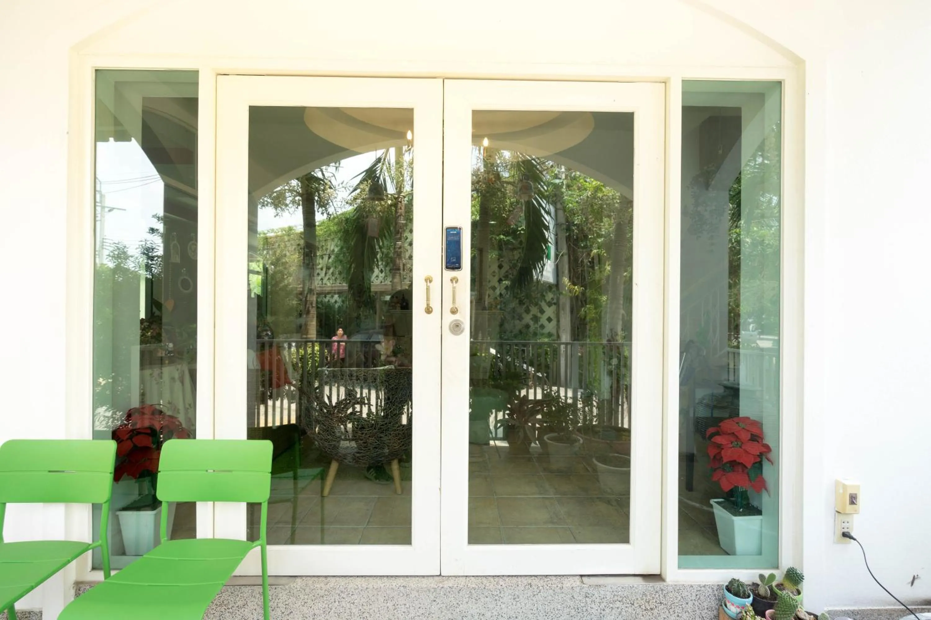 Facade/entrance in Baan Anodat