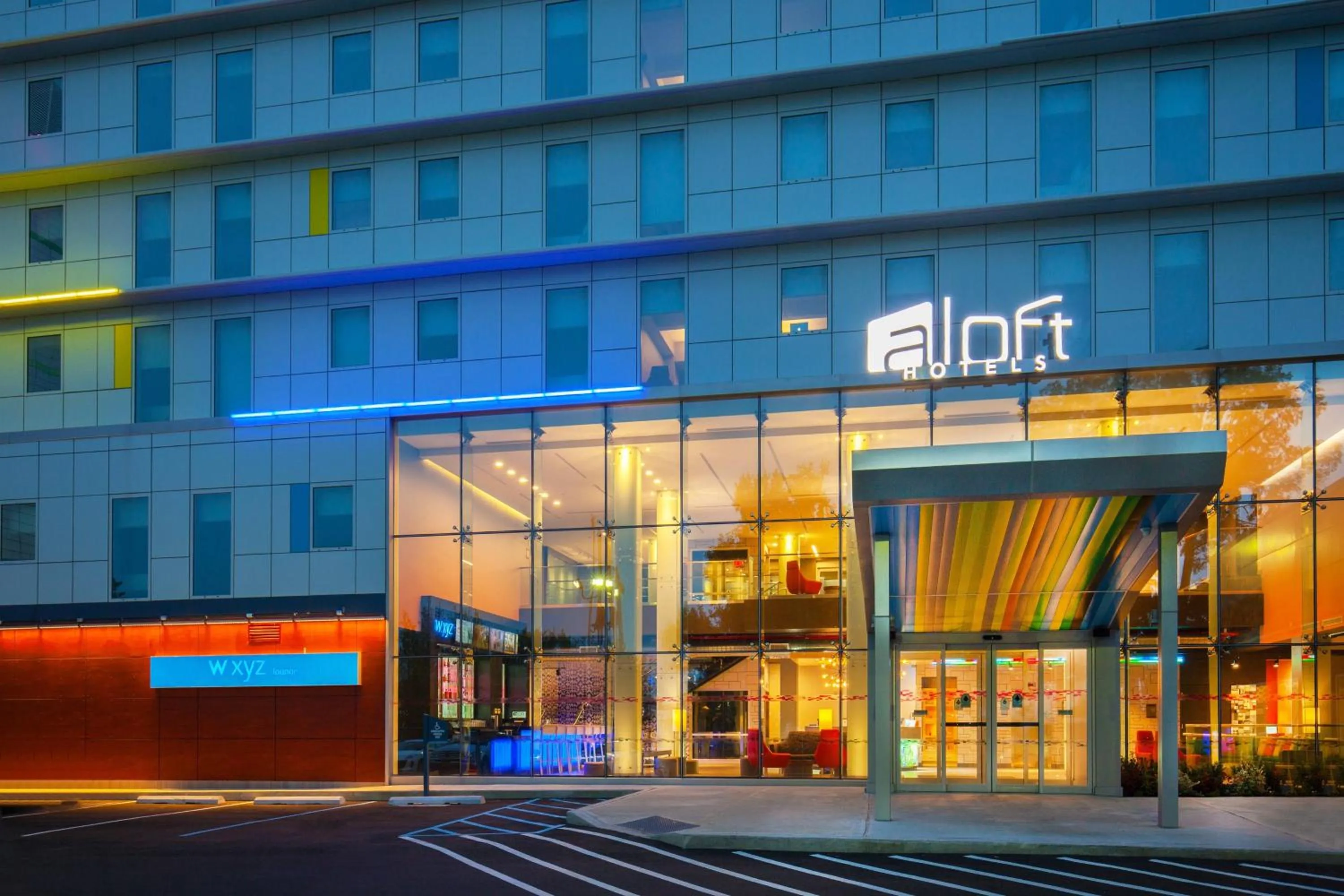 Property building in Aloft New York LaGuardia Airport