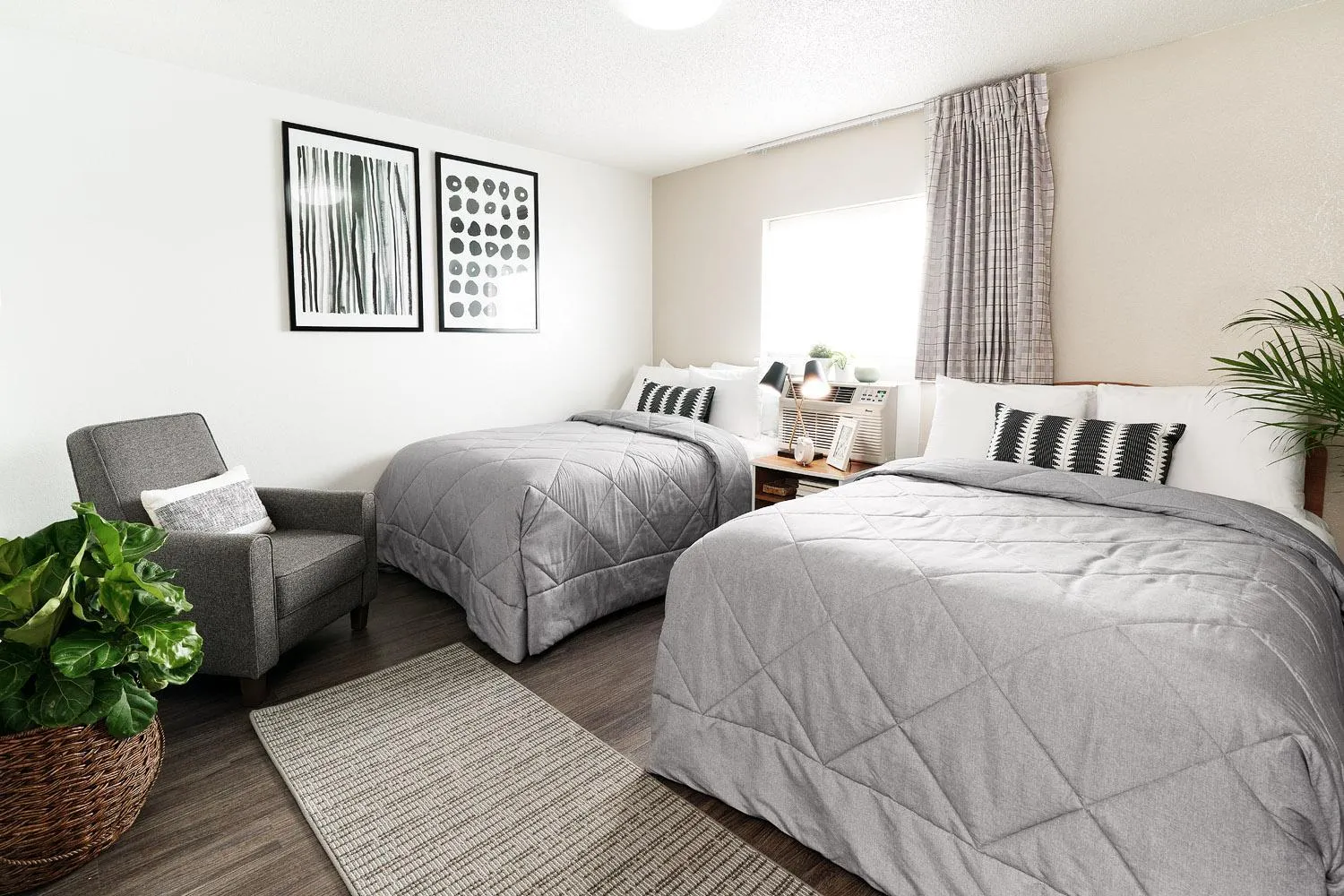 Bed in InTown Suites Extended Stay Austin TX - Research Blvd