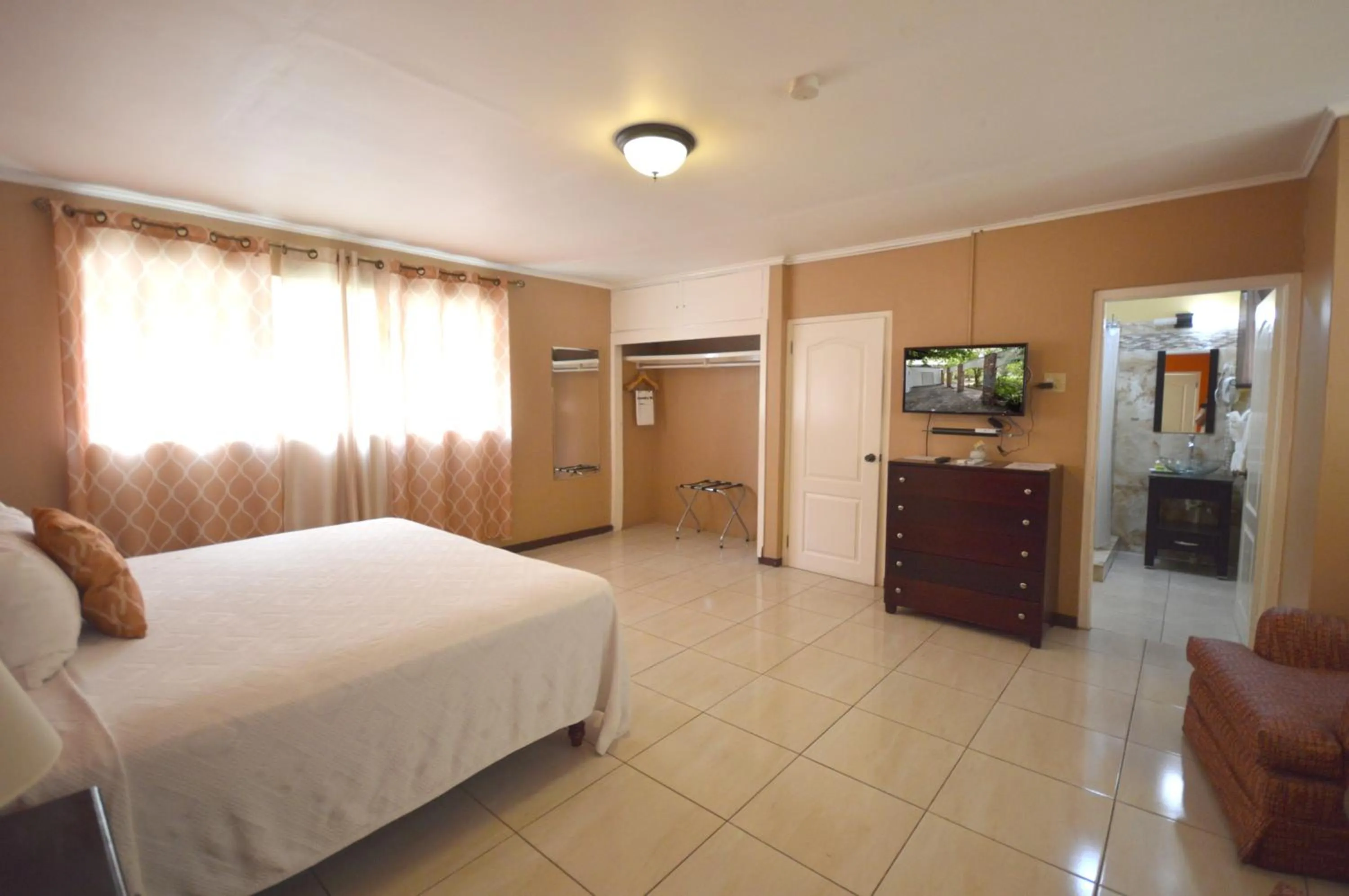 Bed in The Liguanea Club