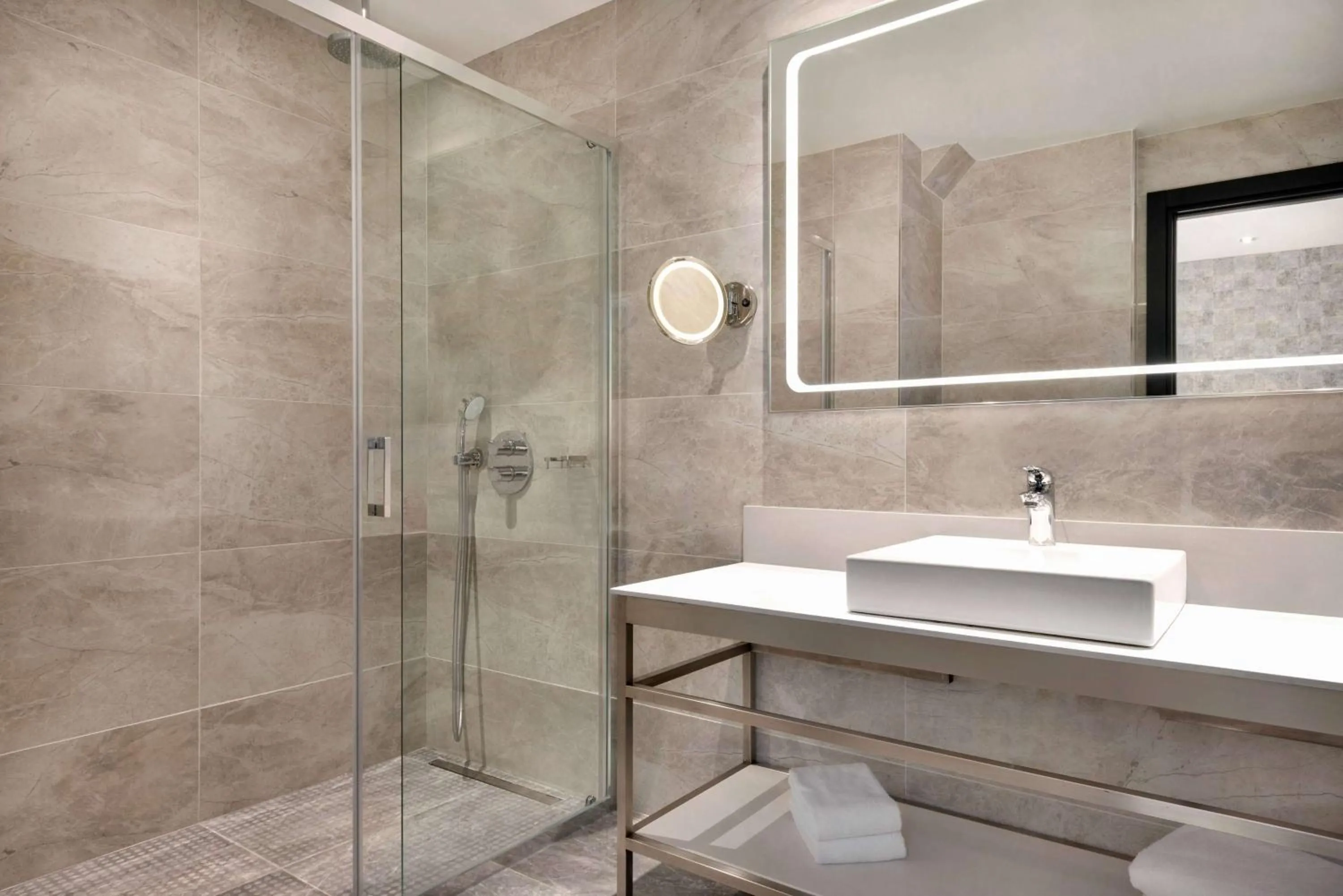 TV and multimedia in Wyndham Grand Tbilisi