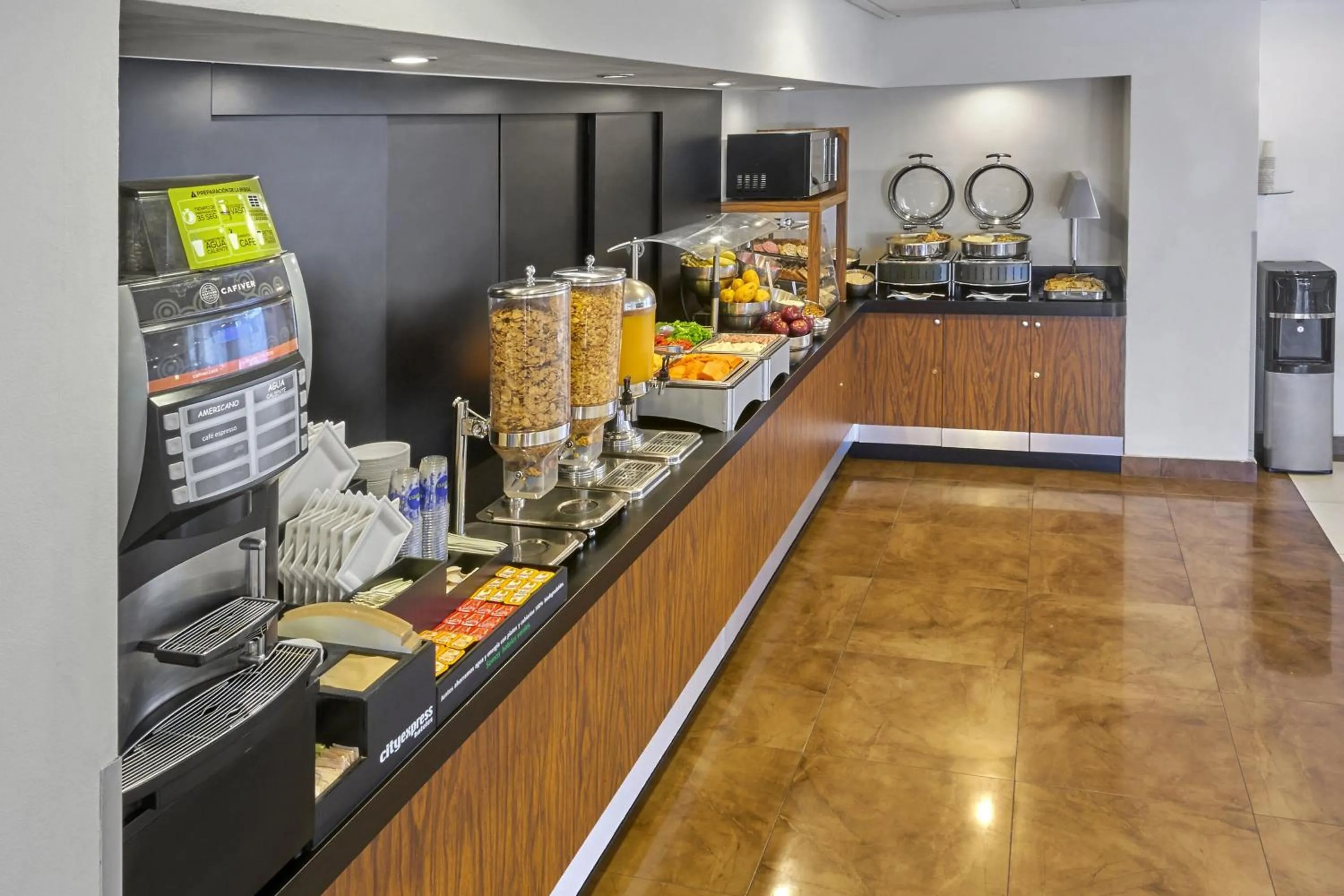 Breakfast in City Express by Marriott Chetumal