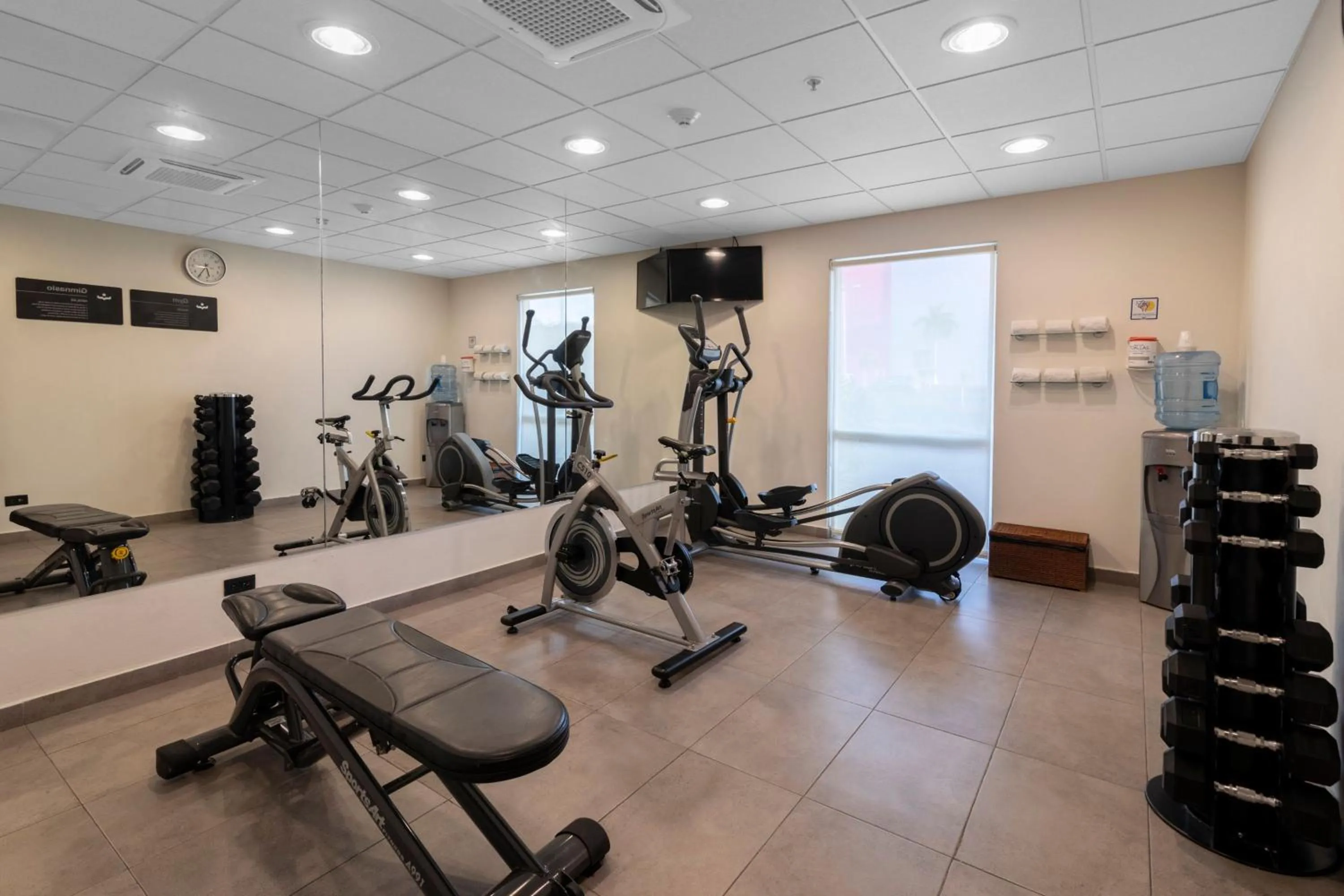 Fitness centre/facilities in City Express by Marriott Chetumal