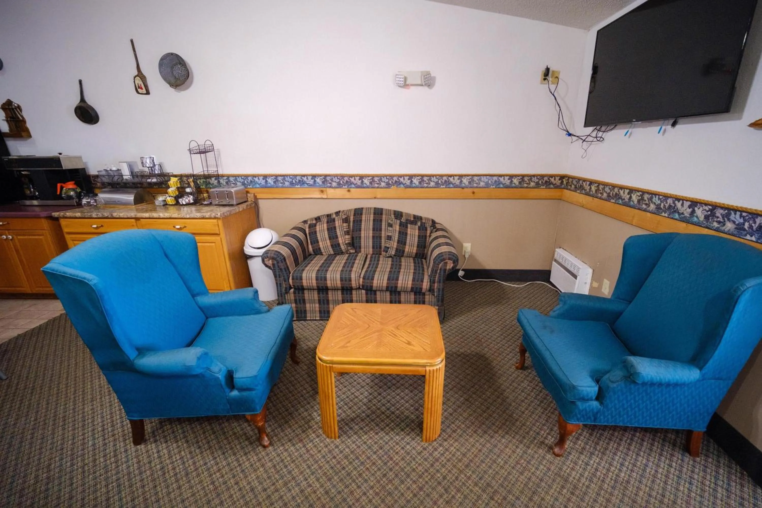 Seating area in Westwood Inn & Suites Kimball I 90