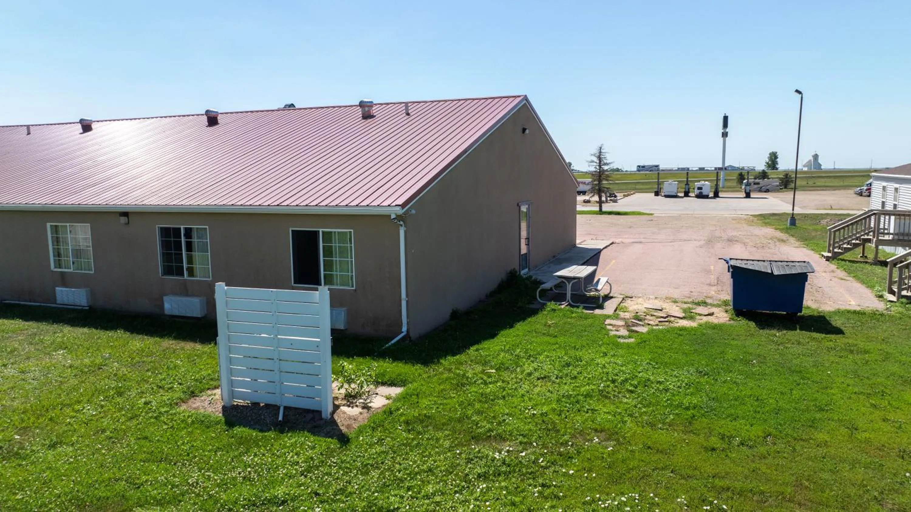 Property building in Westwood Inn & Suites Kimball I 90