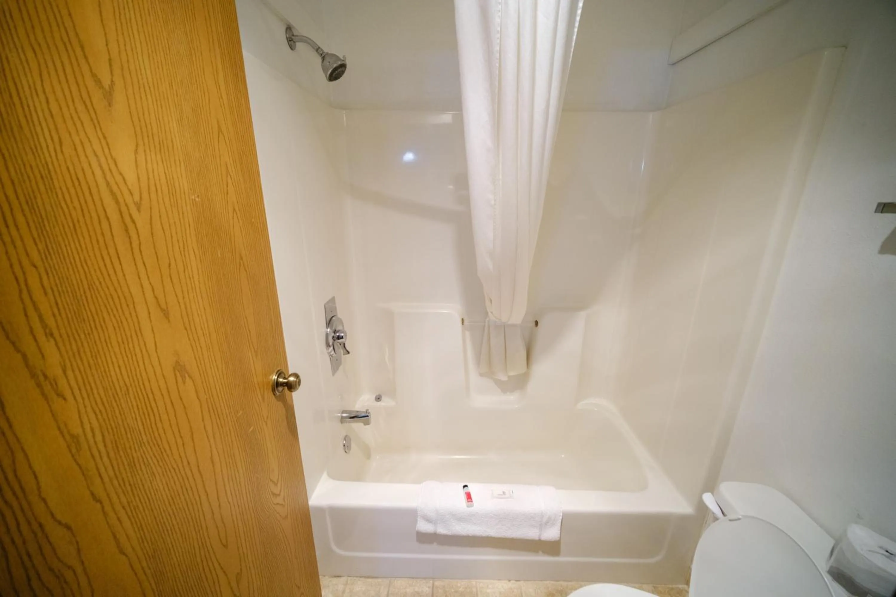 Bathroom in Westwood Inn & Suites Kimball I 90