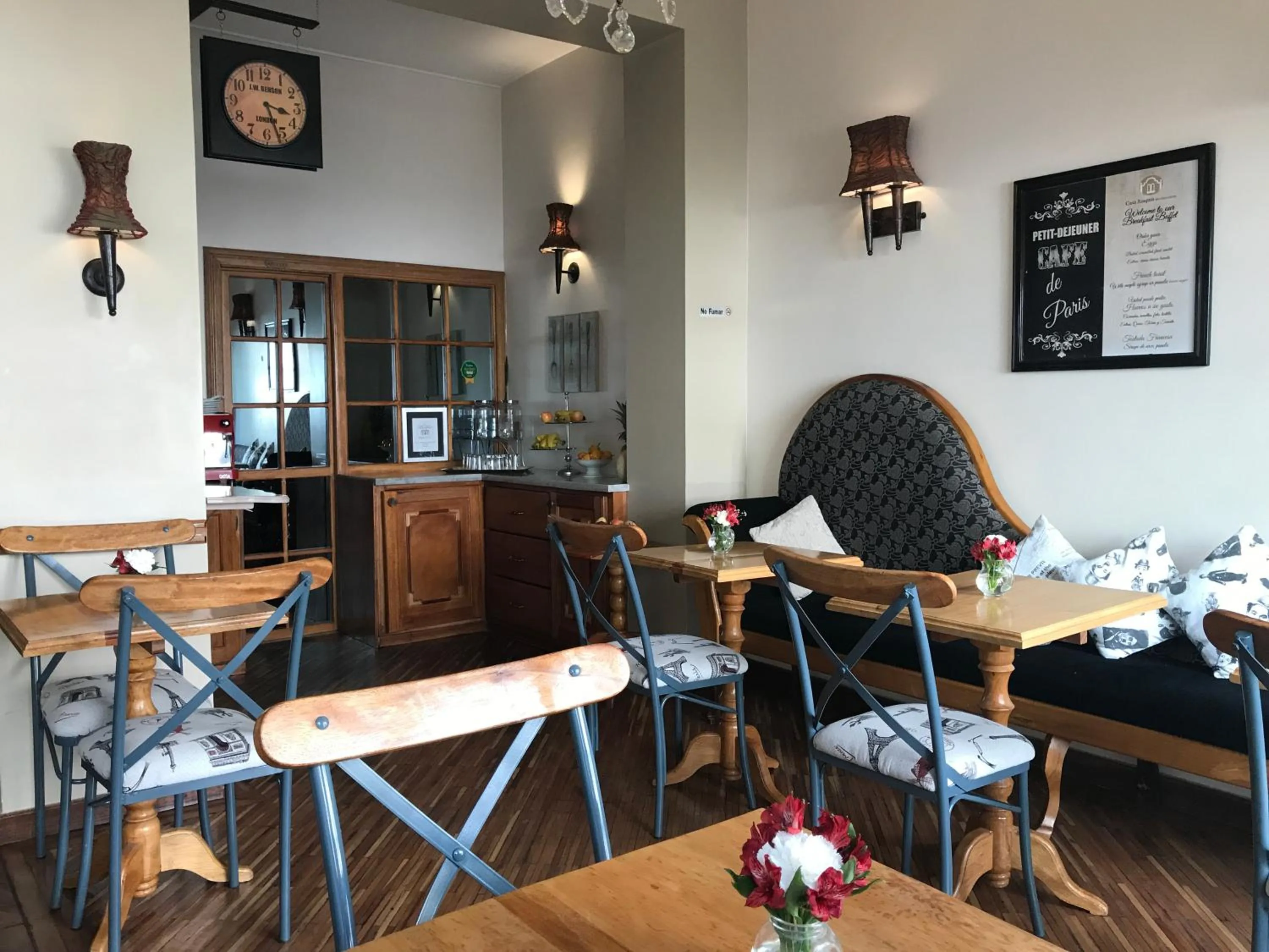 Lounge or bar in Casa Joaquin Boutique Hotel