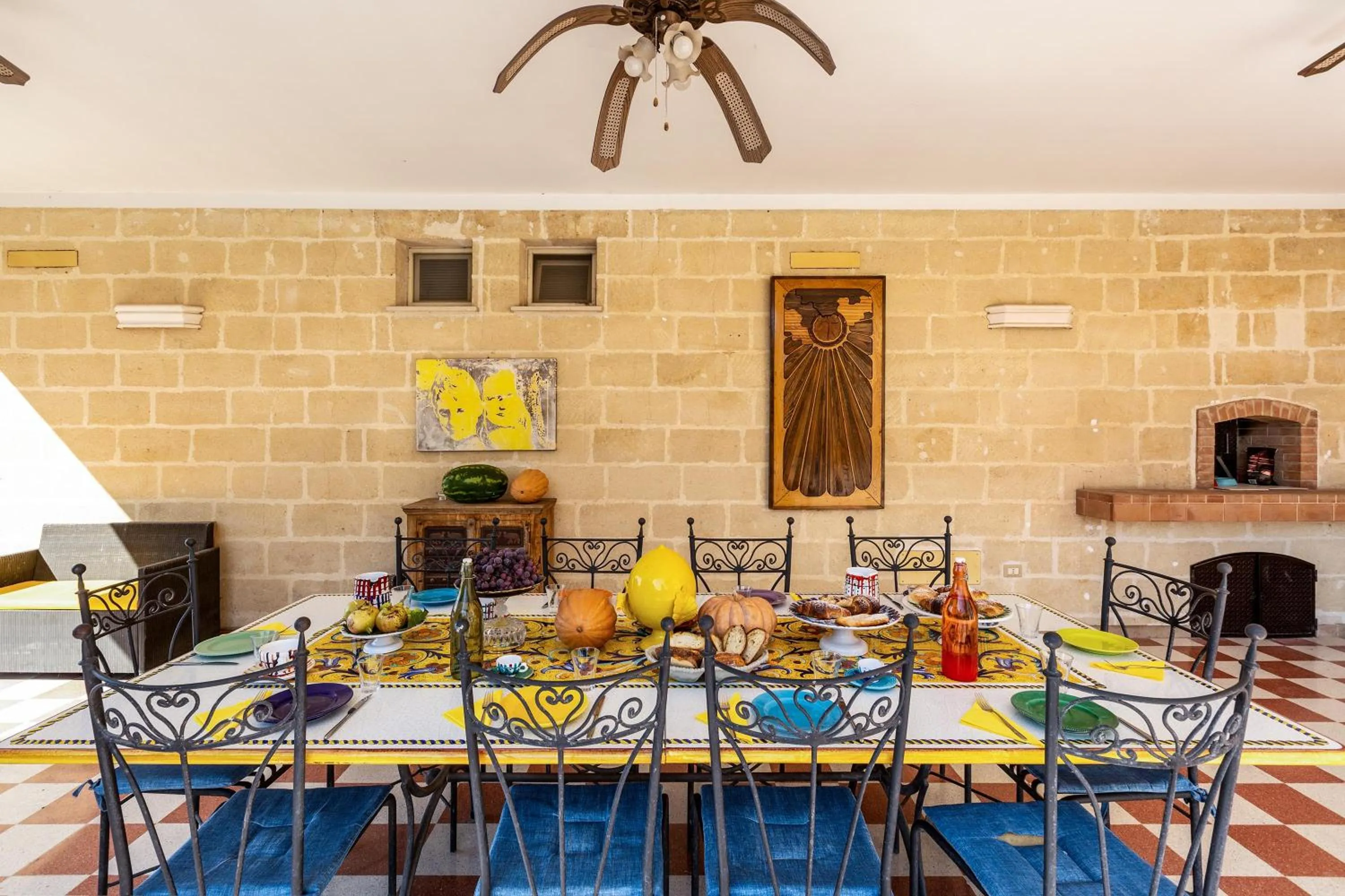 Dining area in Casino Casalino by Perle di Puglia