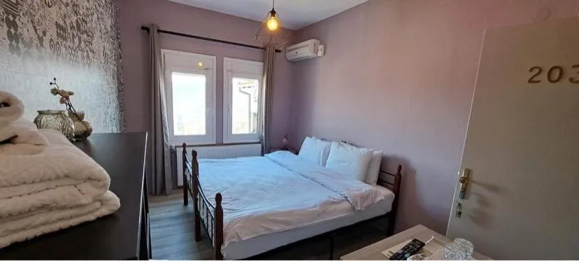 Bedroom, Bed in Guesthouse Monopati - Ξενώνας Μονοπάτι