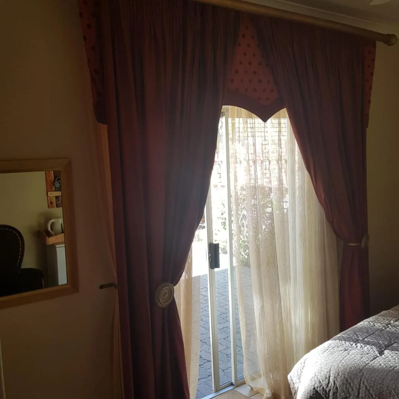 Decorative detail, Bed in Jolani 2 Guest House