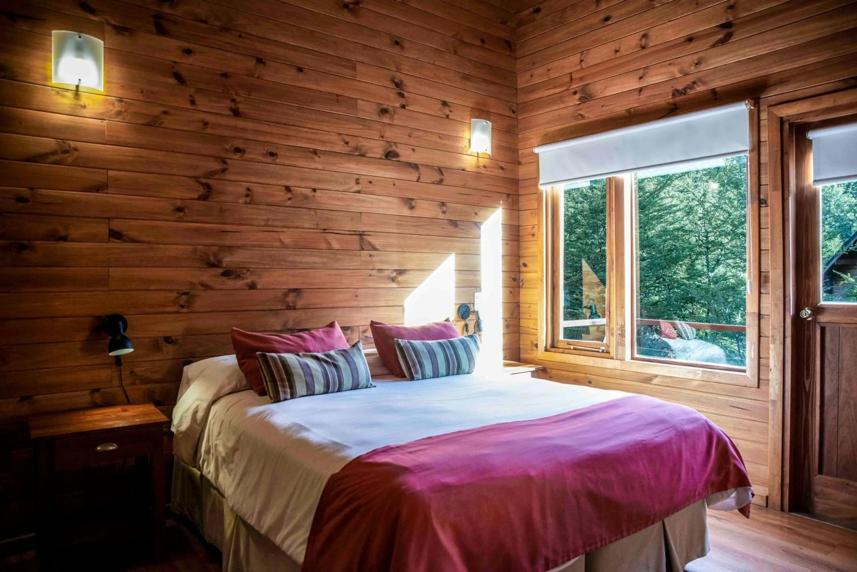 Bed in Arbolar, Casas de Montaña- Piscina climatizada