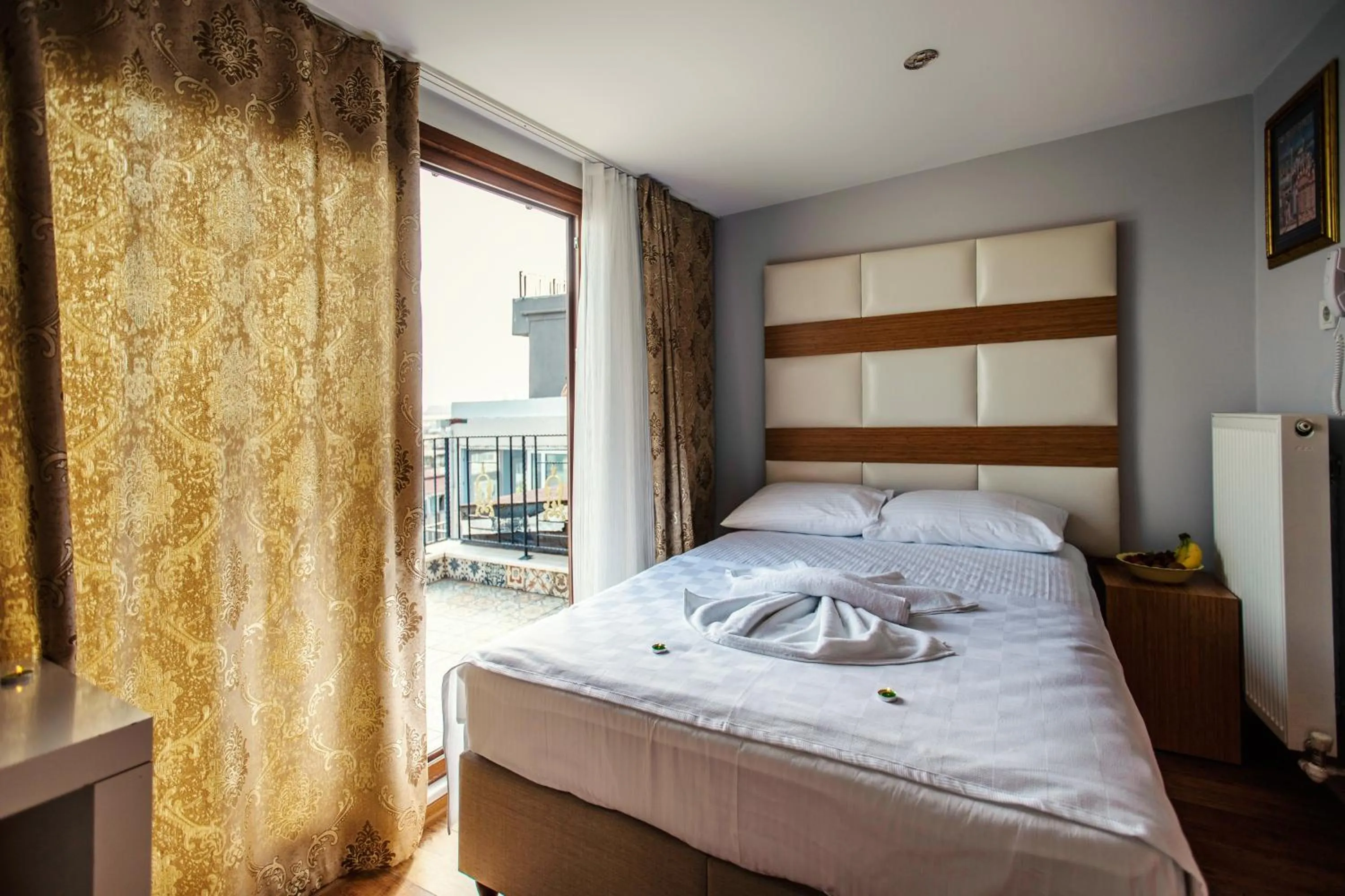 Bed in Maduro Hotel Istanbul