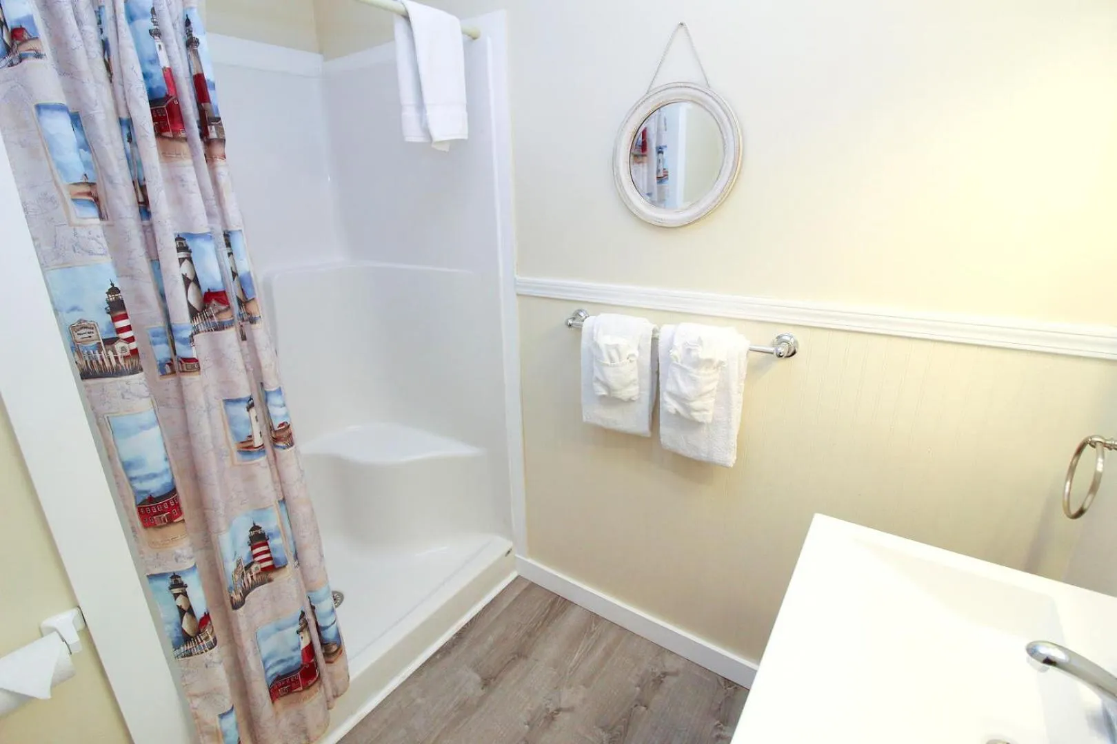 Shower in Fin 'N Feather Waterside Inn by Kees Vacations