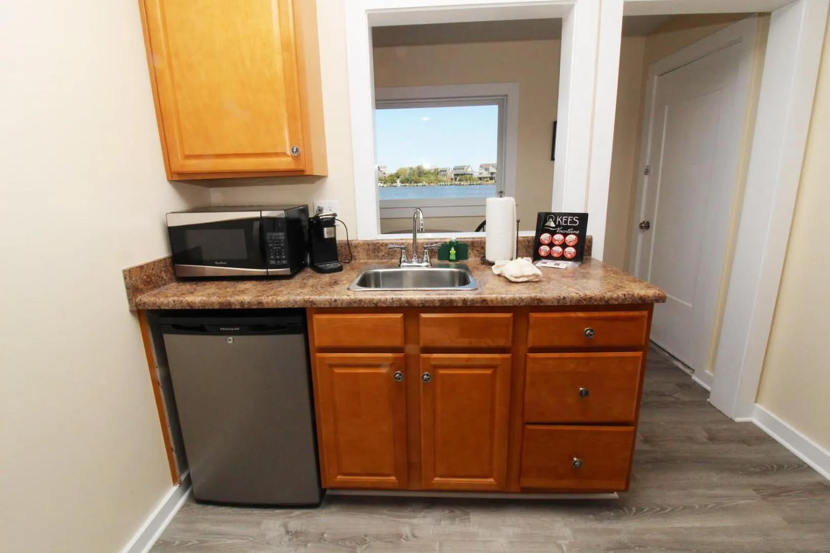 Coffee/tea facilities in Fin 'N Feather Waterside Inn by Kees Vacations