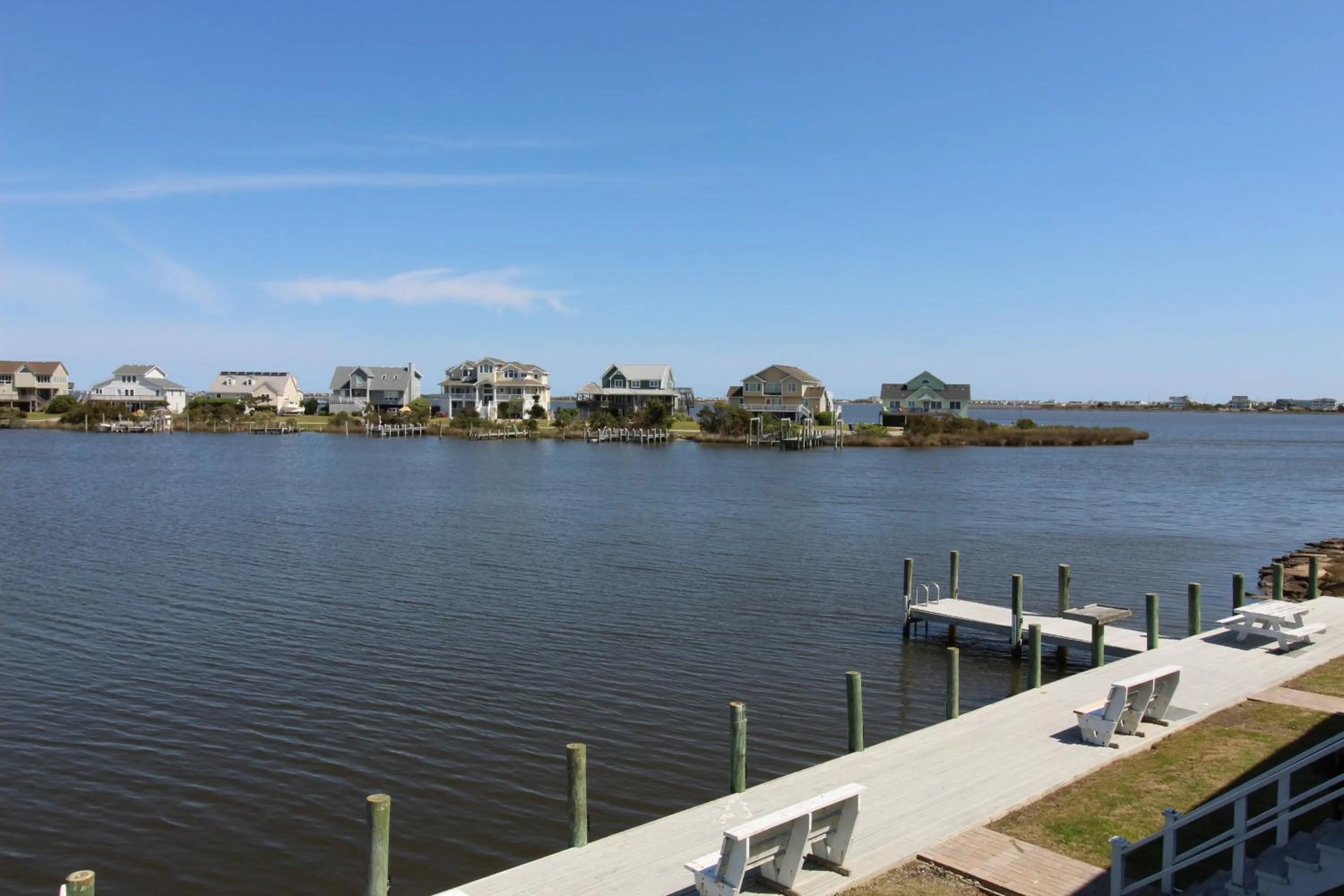 Facade/entrance in Fin 'N Feather Waterside Inn by Kees Vacations
