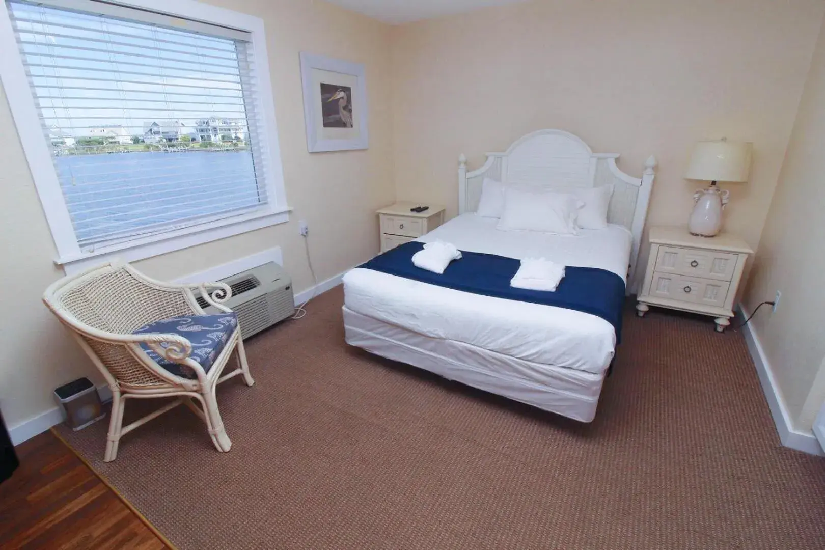 Standard Queen Room in Fin 'N Feather Waterside Inn by Kees Vacations Standard Queen Room in Fin 'N Feather Waterside Inn by Kees Vacations