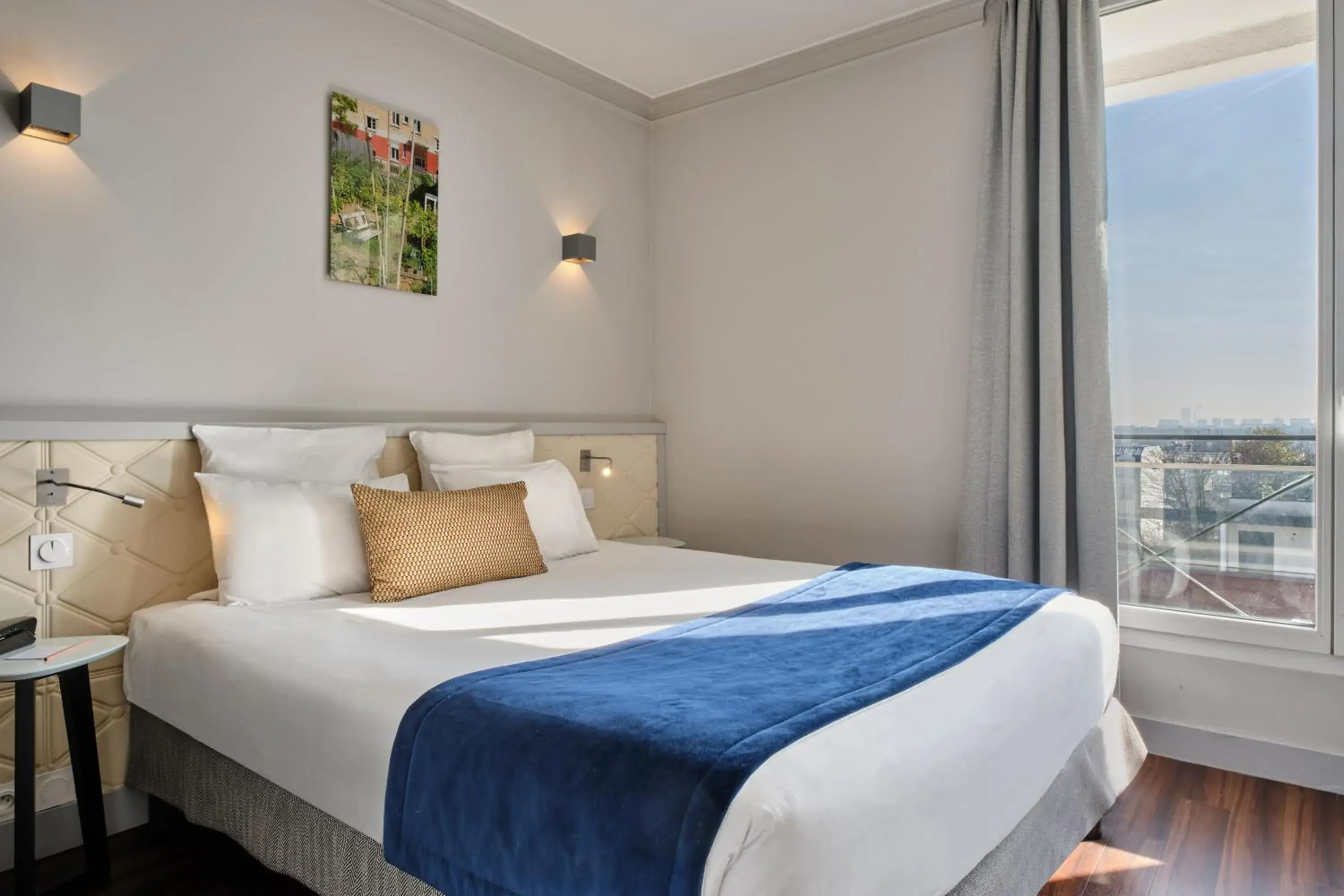 Bed in Hotel Atrium by Happyculture Bed in Hotel Atrium by Happyculture