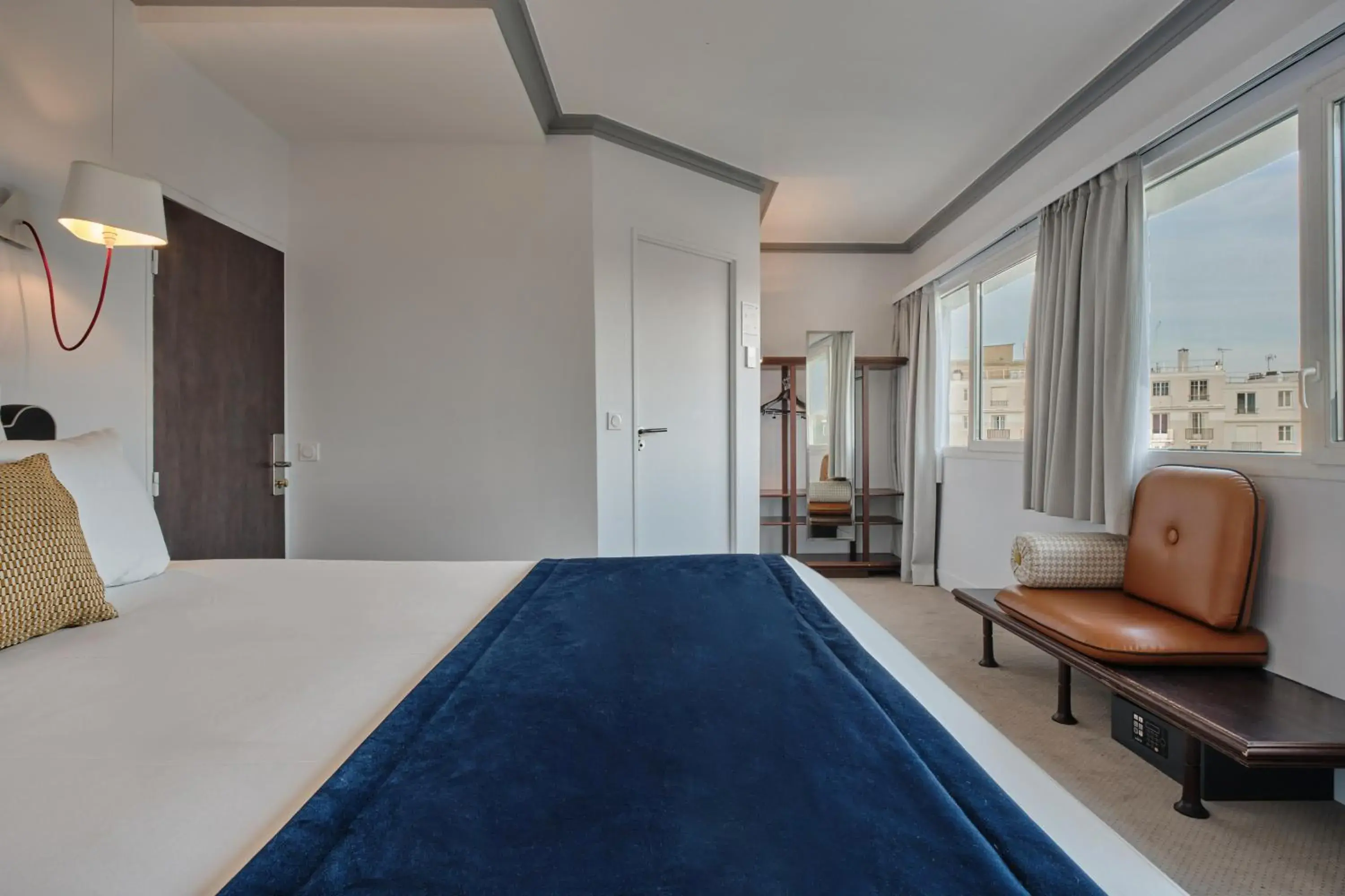 Bed in Hotel Atrium by Happyculture Bed in Hotel Atrium by Happyculture