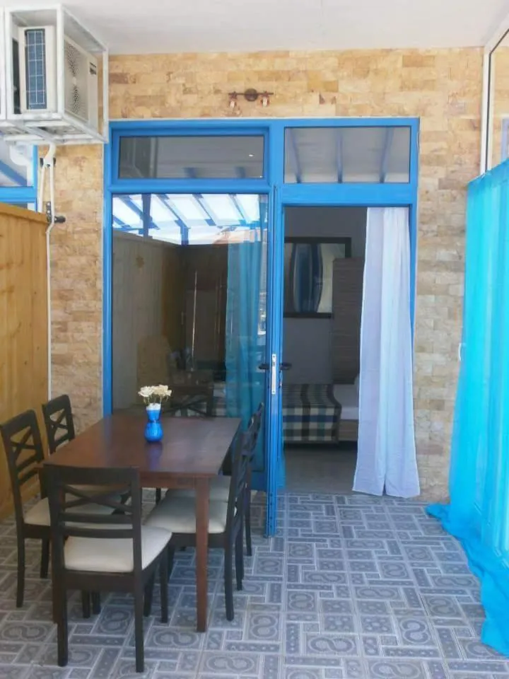 Facade/entrance in Vangelis Studios