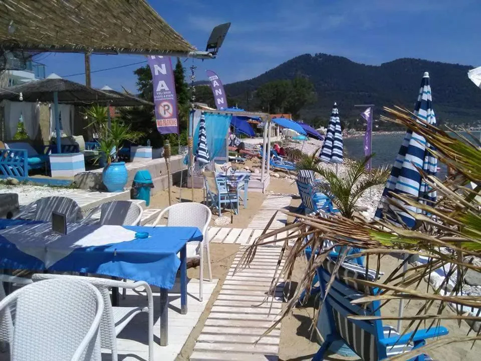 Restaurant/places to eat in Vangelis Studios