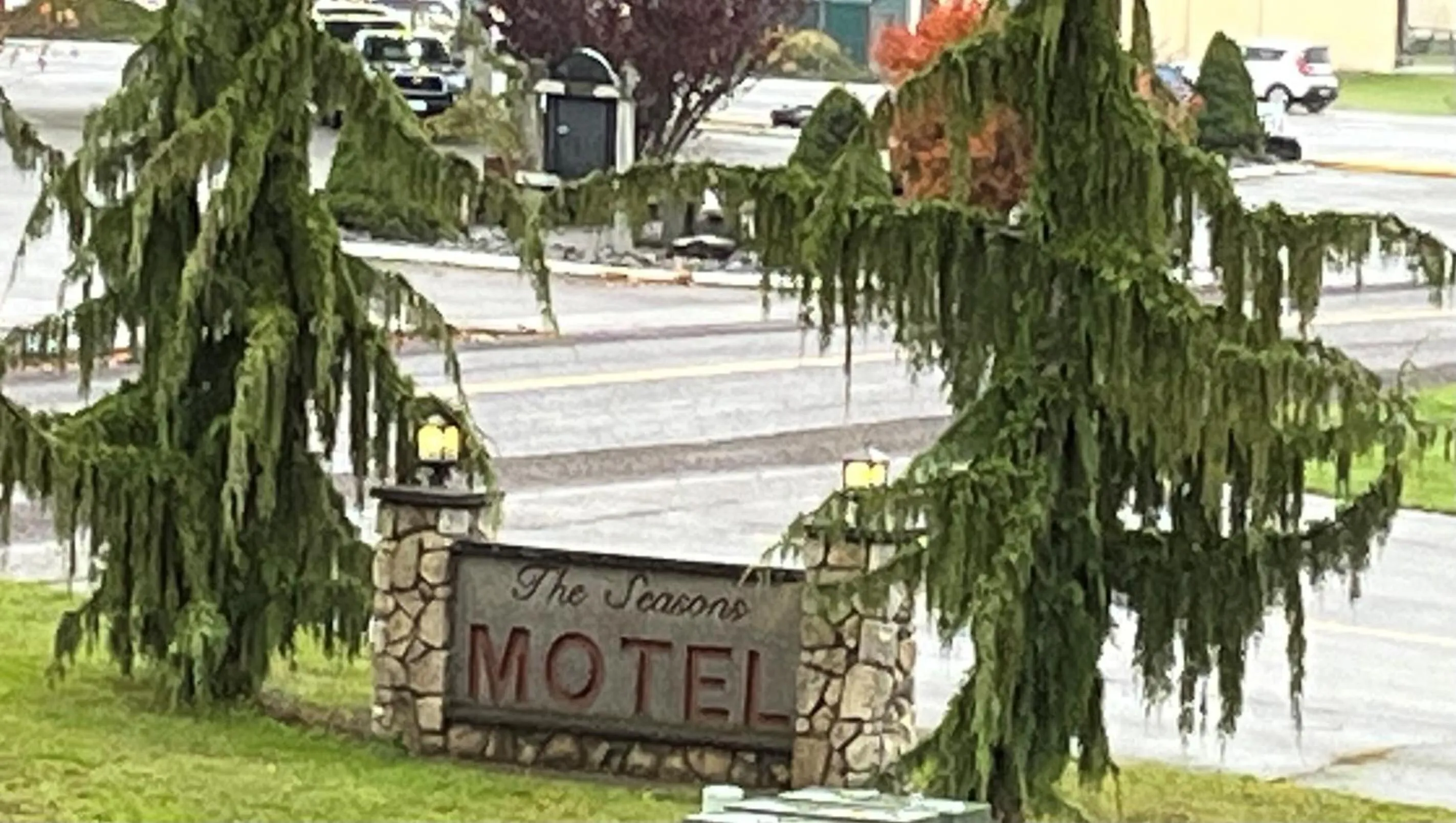 Facade/entrance in Seasons Motel