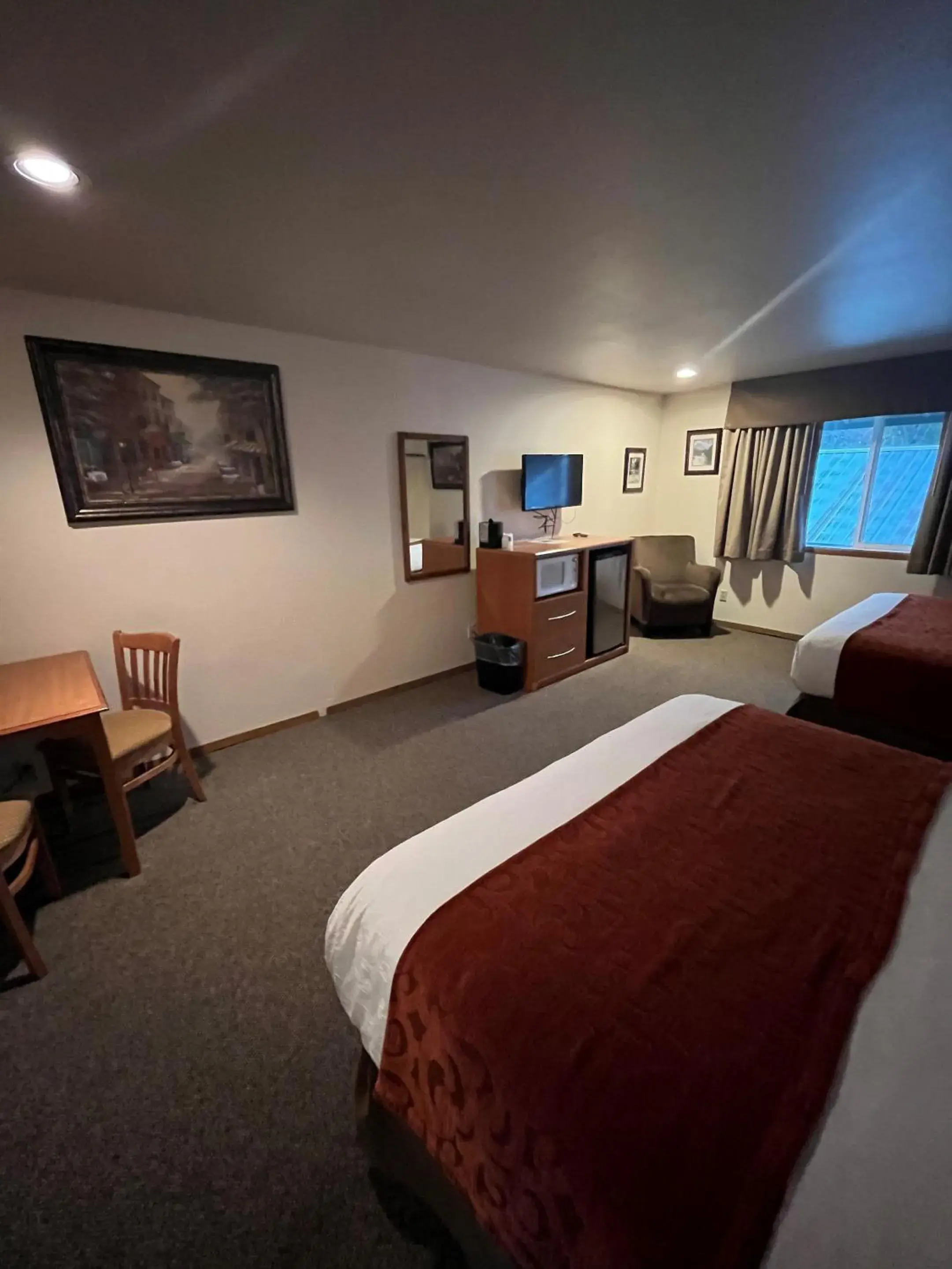 Bedroom, Bed in Seasons Motel Bedroom, Bed in Seasons Motel