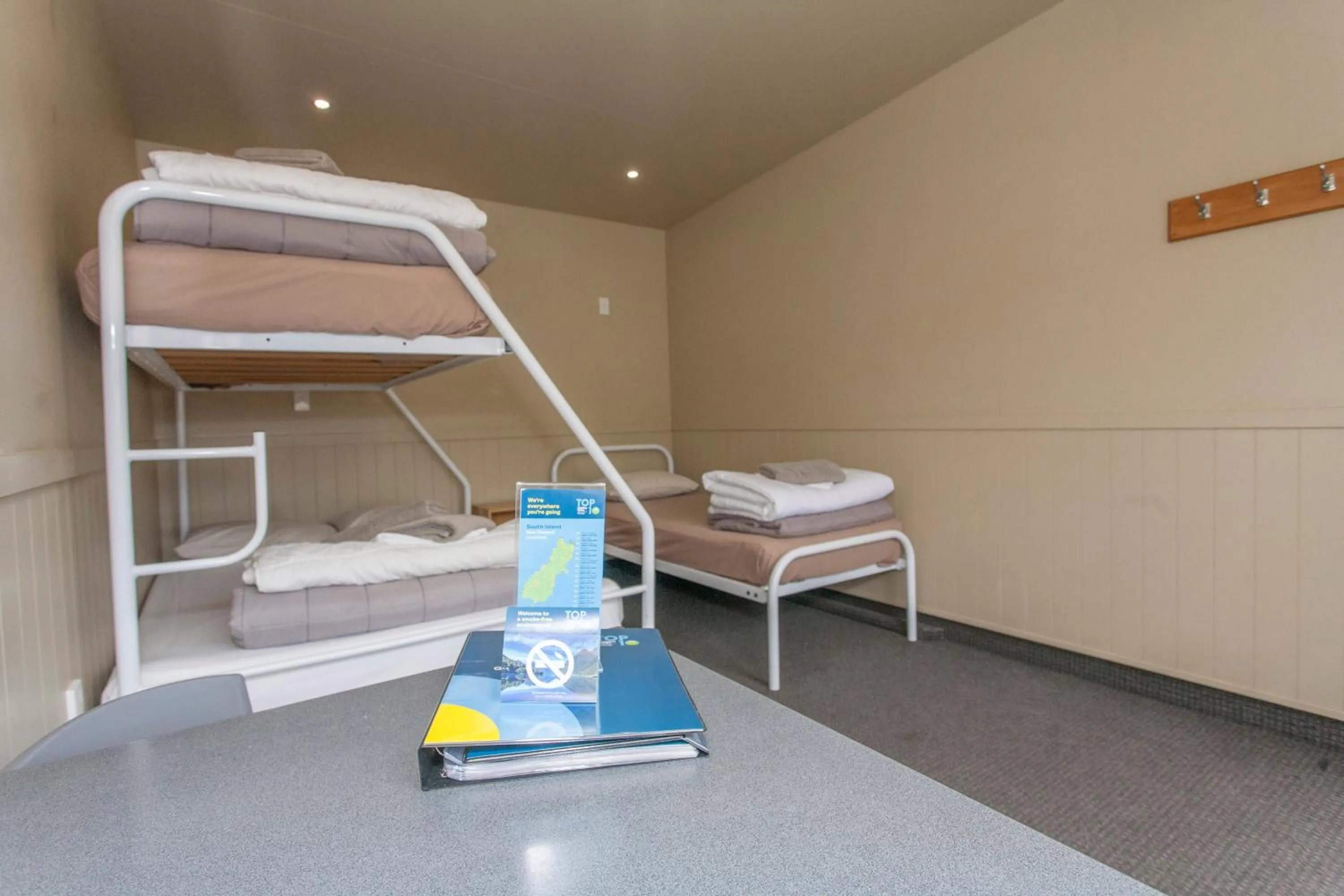 Standard Room with Shared Bathroom in Oamaru TOP 10 Holiday Park