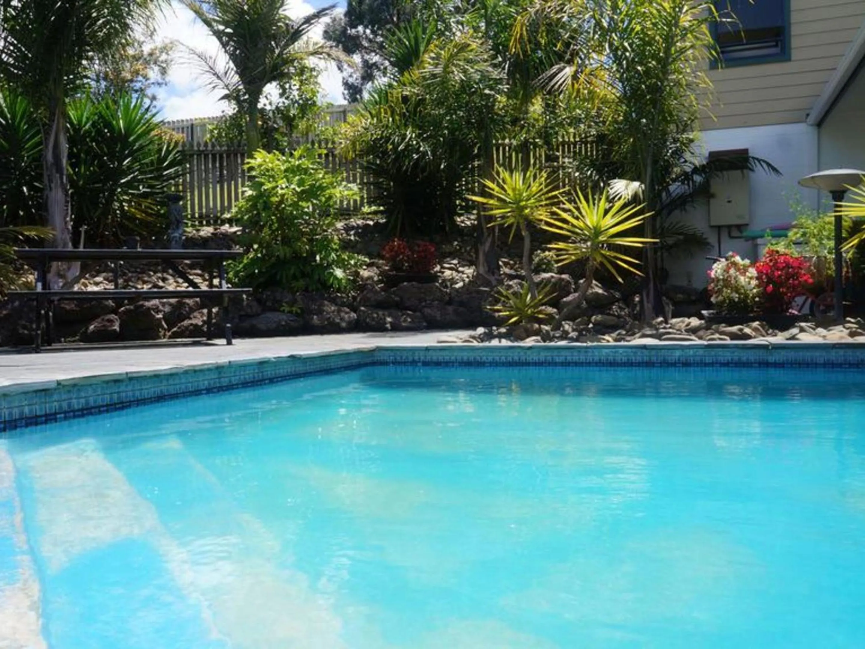 Swimming pool in Cheviot Park Motor Lodge