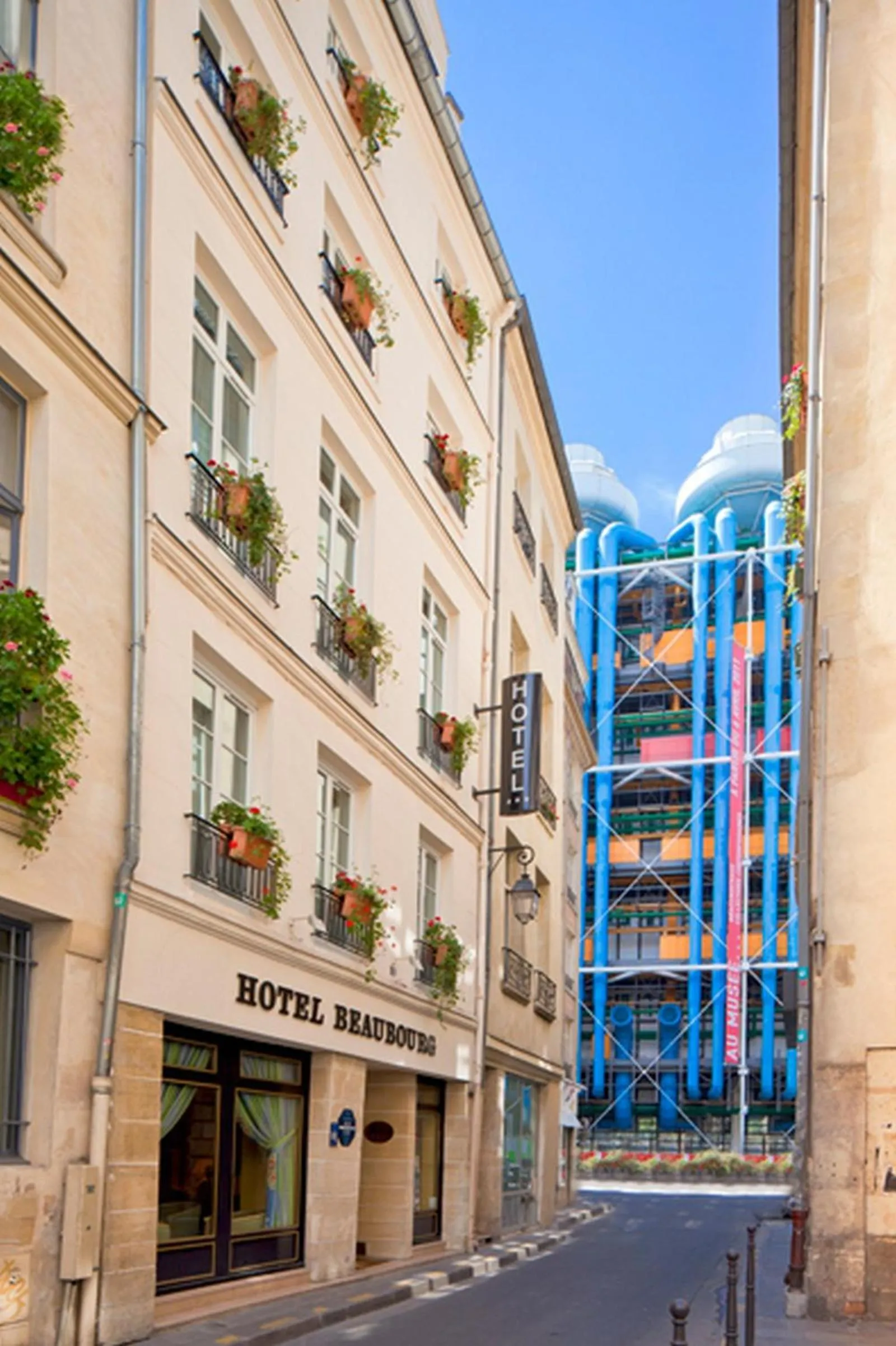 Property building in Hôtel Beaubourg