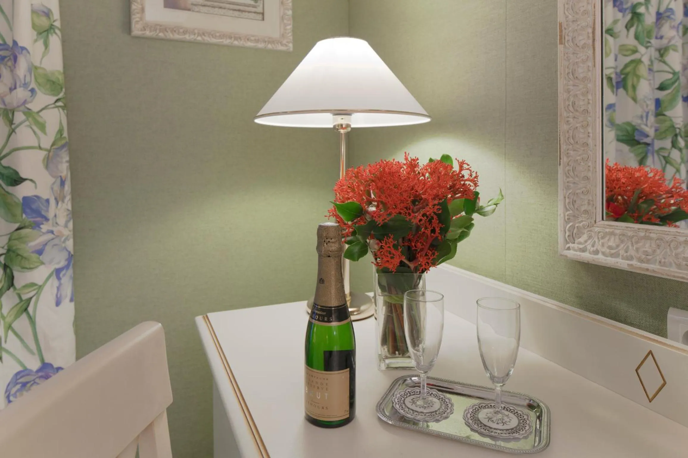 Decorative detail in Hôtel Beaubourg