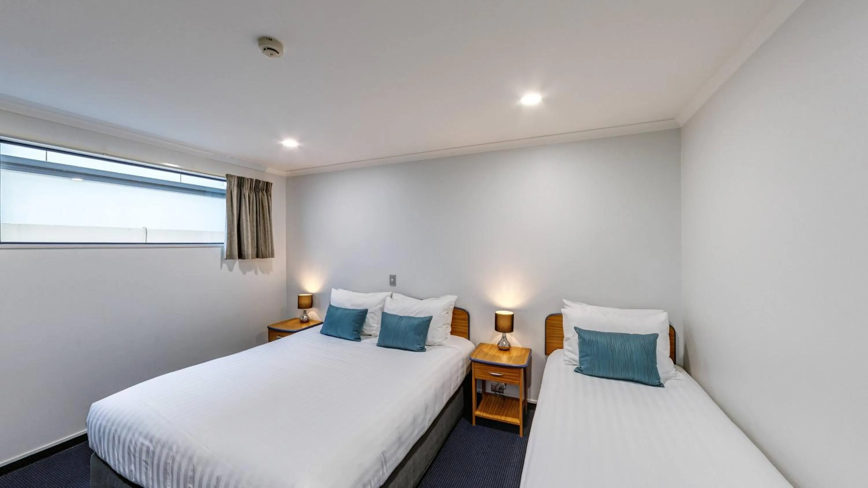 Bedroom, Bed in Bay Viaduct Motor Lodge