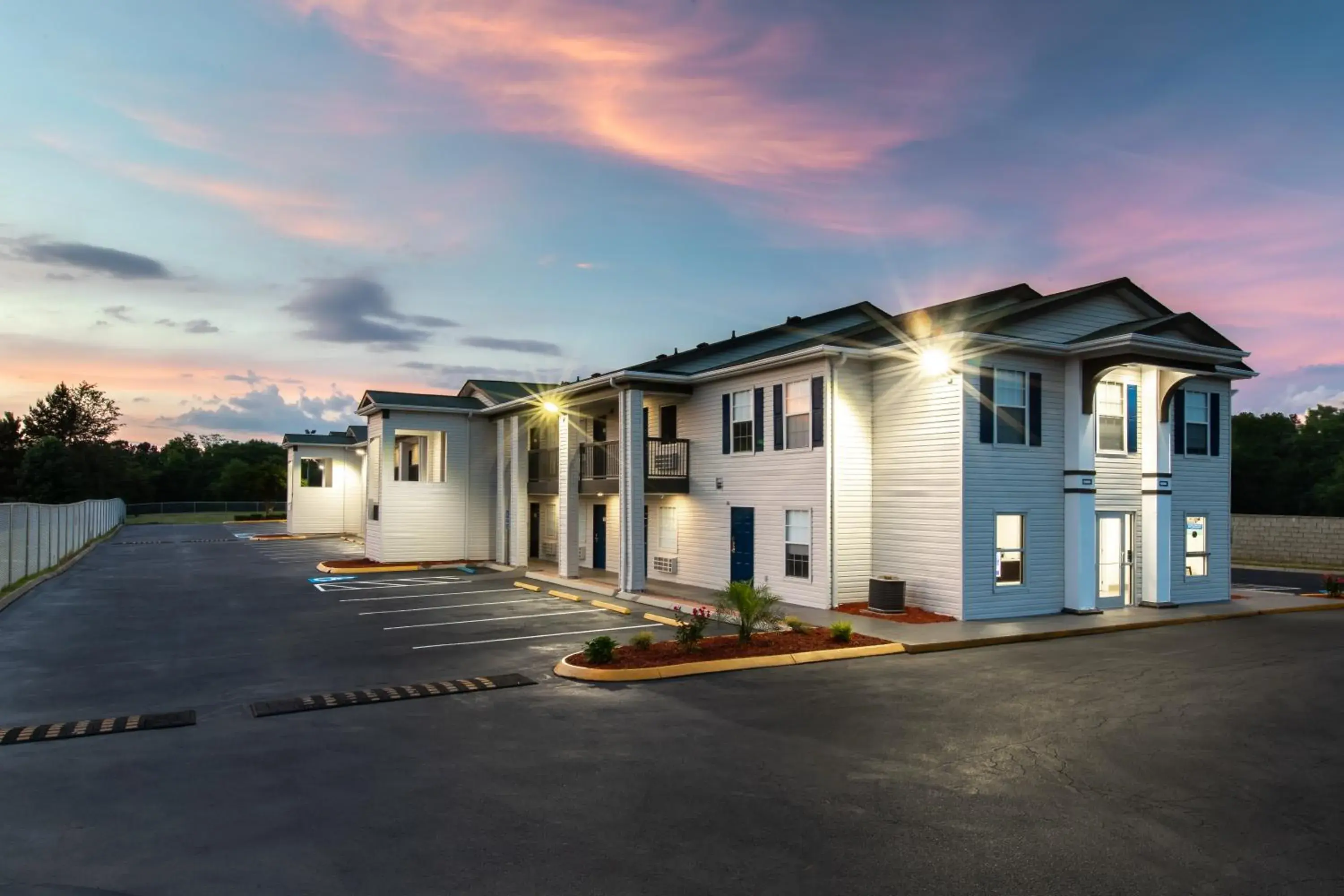 Property building in Studio 6-Greenville, SC - I-85 Near Downtown Property building in Studio 6-Greenville, SC - I-85 Near Downtown