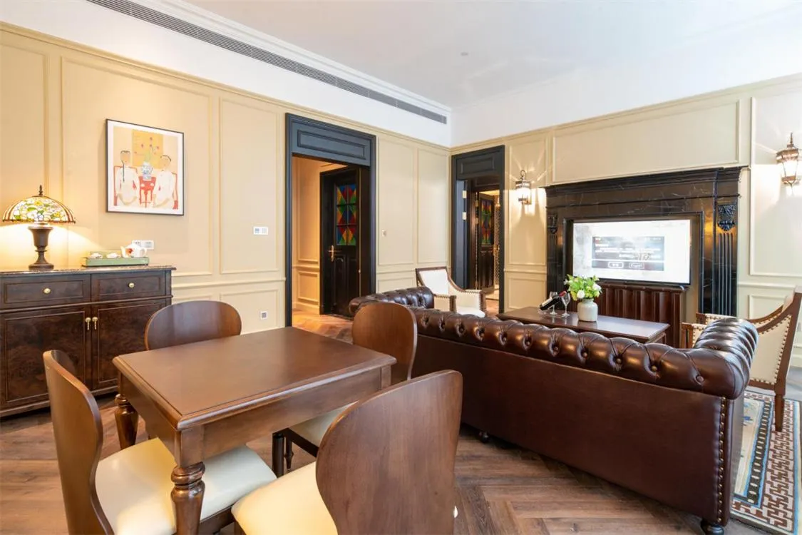 Living room in Hotel Indigo Heilong Lake by IHG