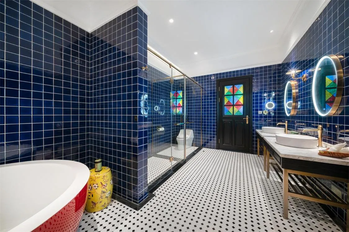 Bathroom in Hotel Indigo Heilong Lake by IHG