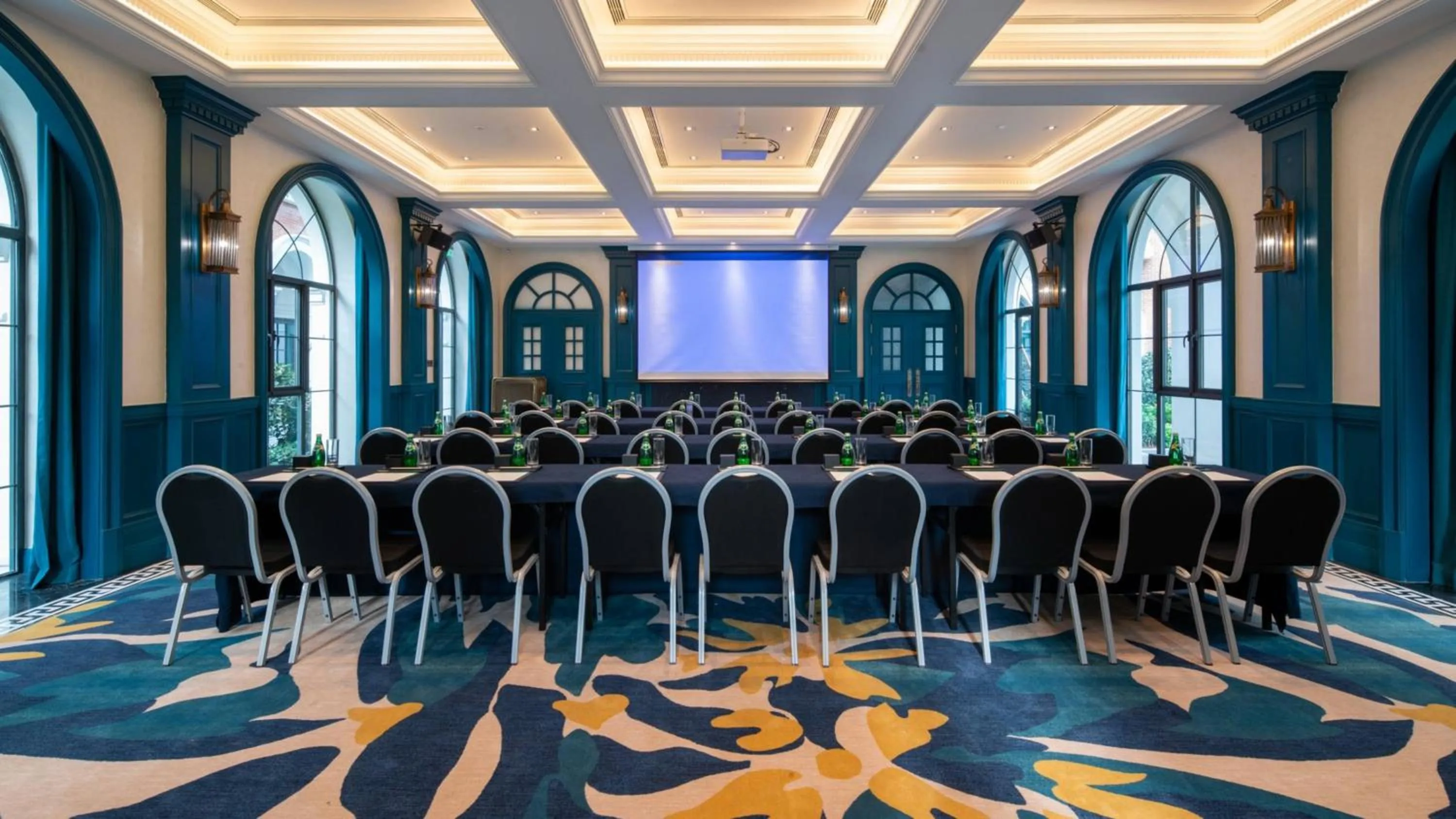 Meeting/conference room in Hotel Indigo Heilong Lake by IHG