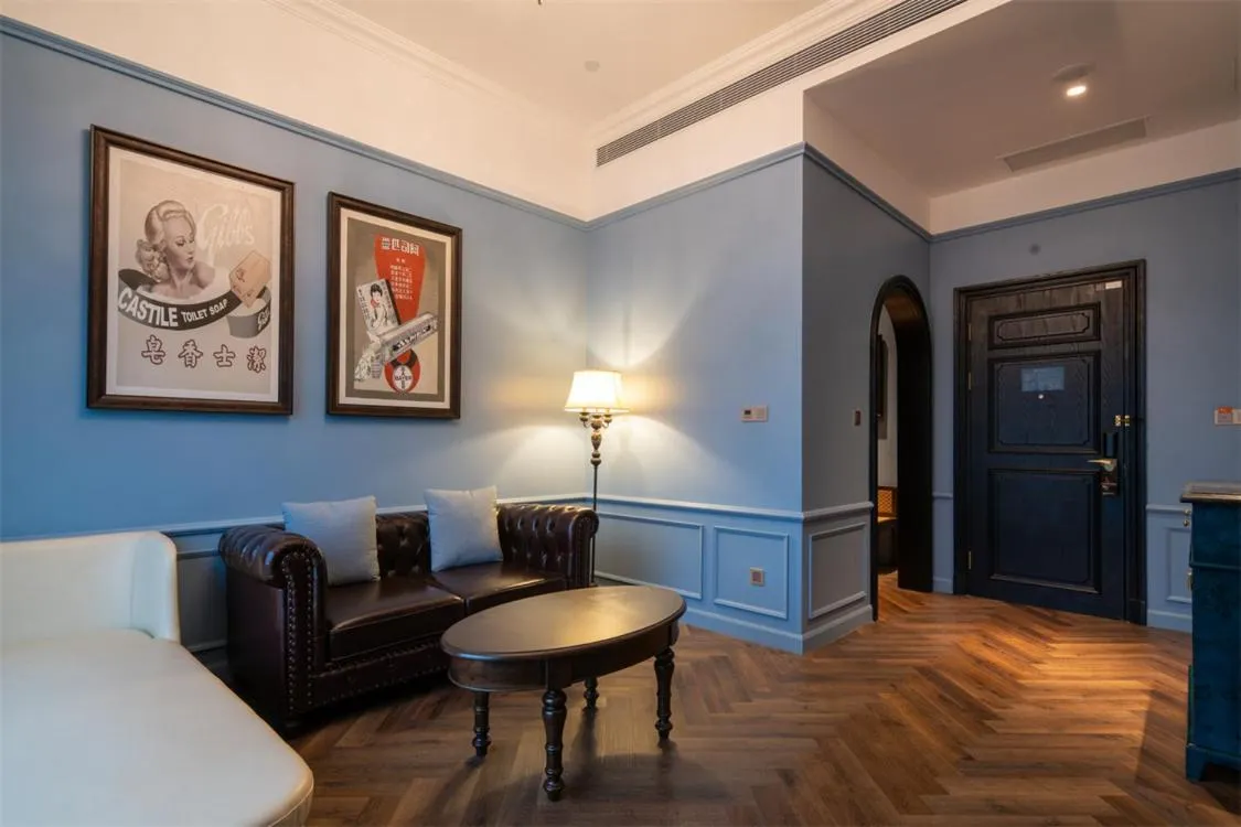 Seating area in Hotel Indigo Heilong Lake by IHG