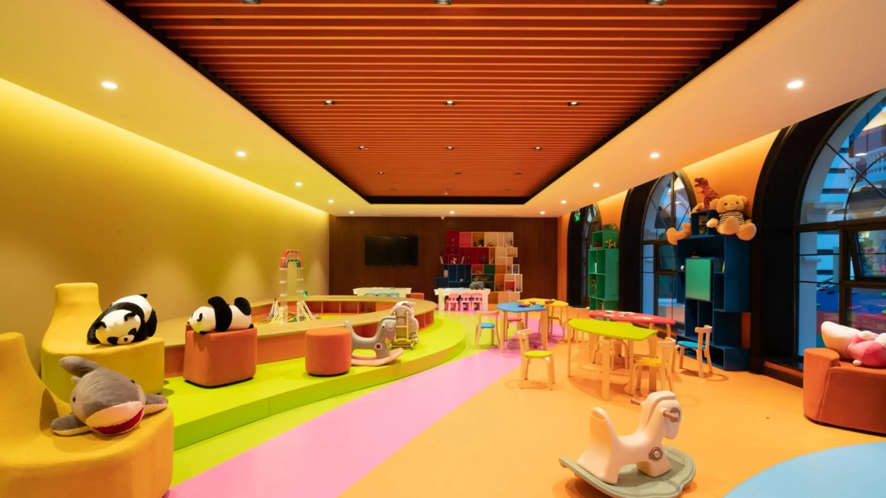 Fitness centre/facilities in Hotel Indigo Heilong Lake by IHG Fitness centre/facilities in Hotel Indigo Heilong Lake by IHG