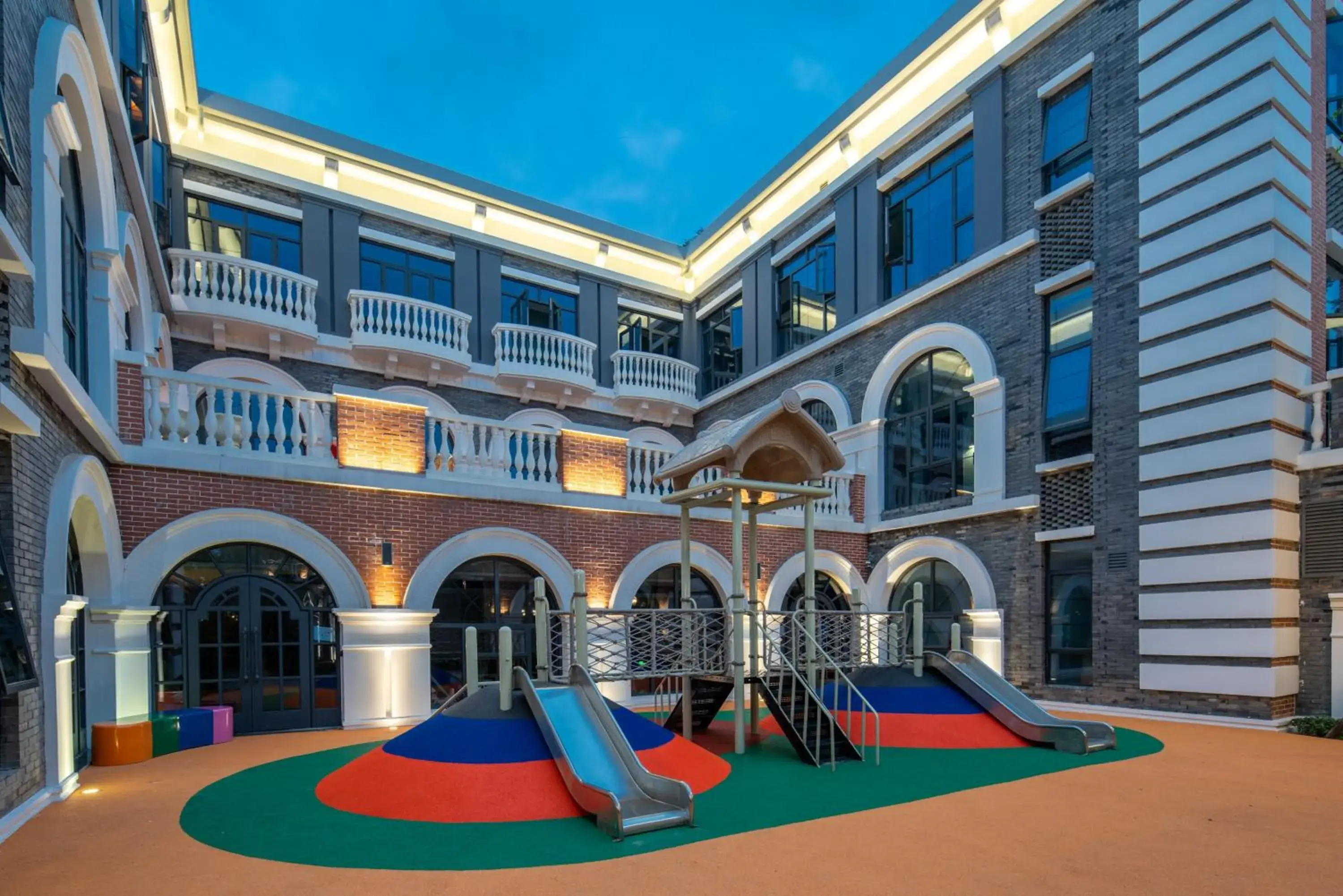 Fitness centre/facilities in Hotel Indigo Heilong Lake by IHG Fitness centre/facilities in Hotel Indigo Heilong Lake by IHG