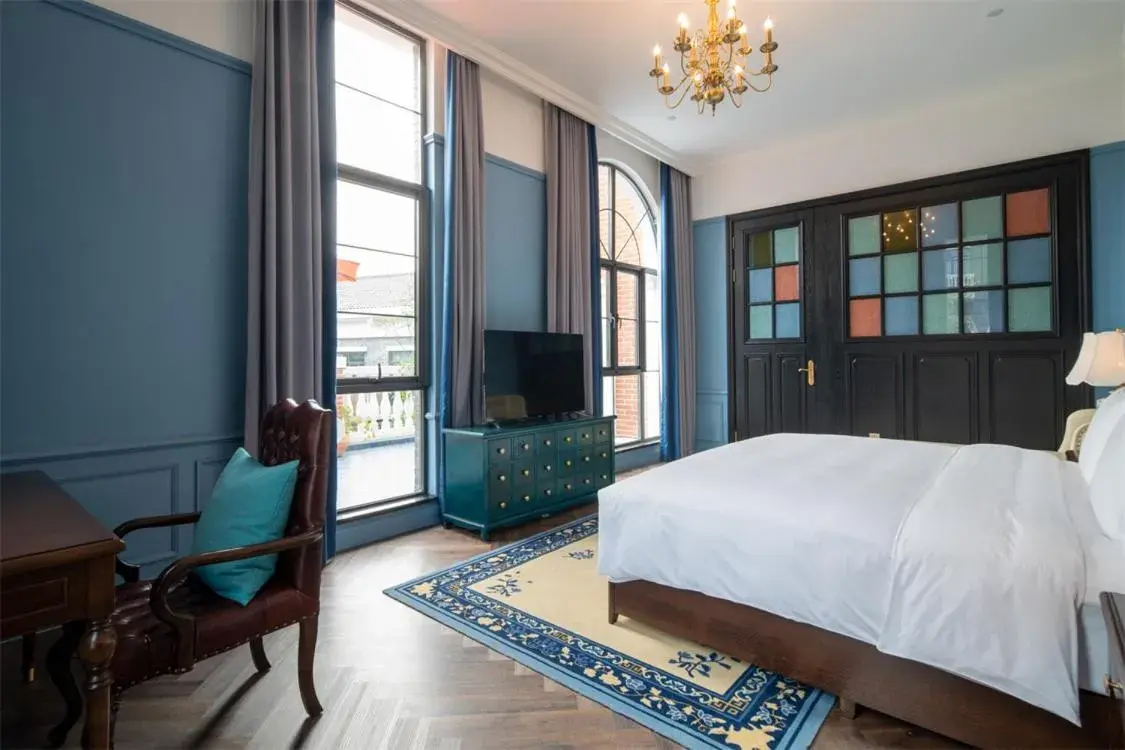 One-Bedroom Suite in Hotel Indigo Heilong Lake by IHG One-Bedroom Suite in Hotel Indigo Heilong Lake by IHG