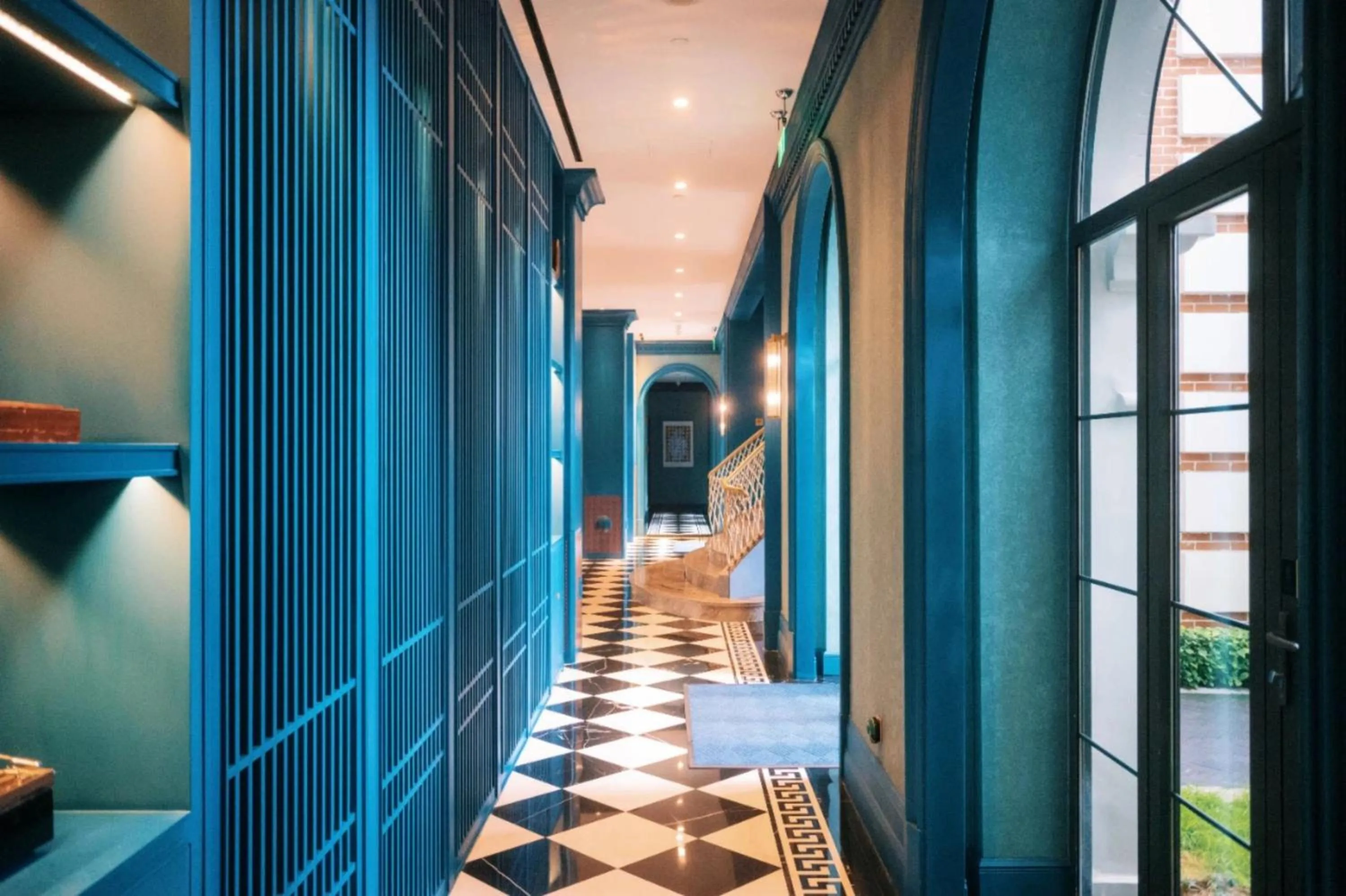 Lobby or reception in Hotel Indigo Heilong Lake by IHG